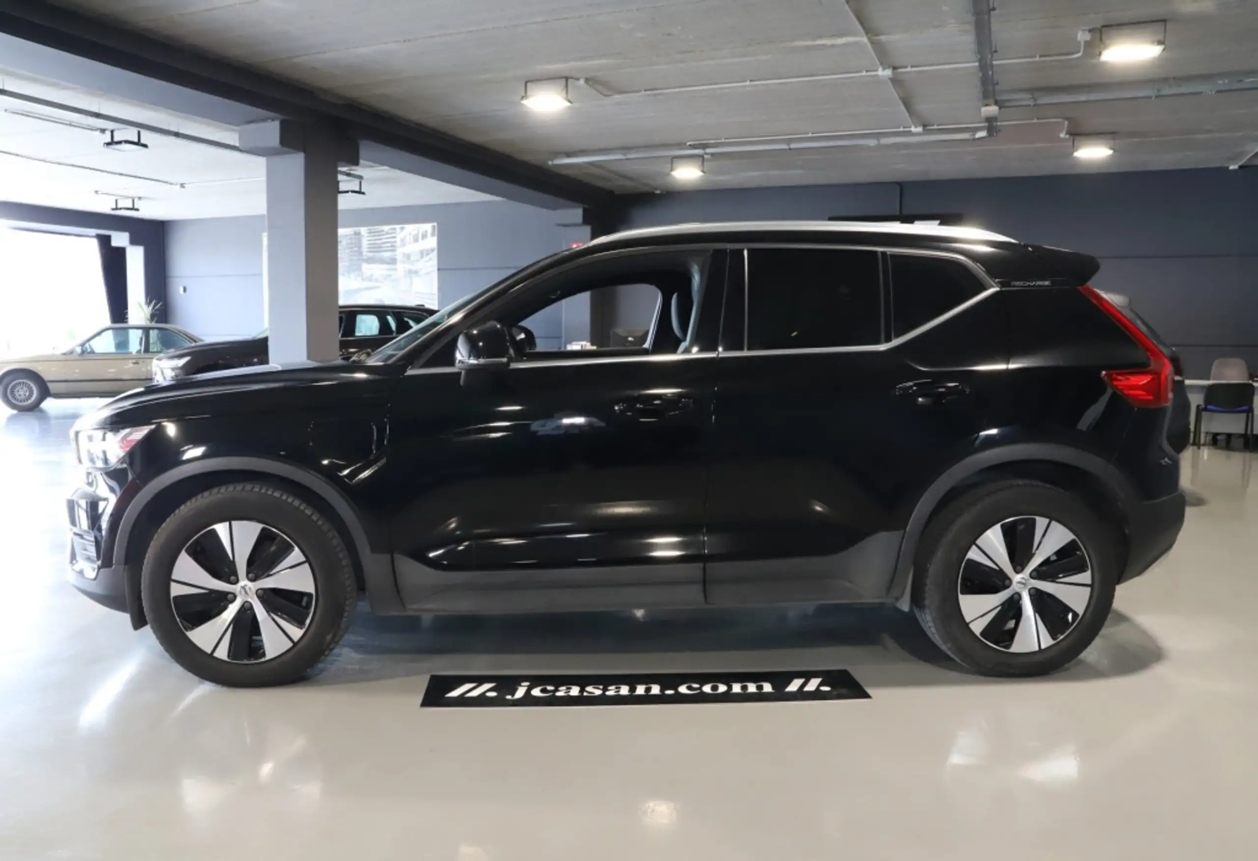 Volvo - XC40