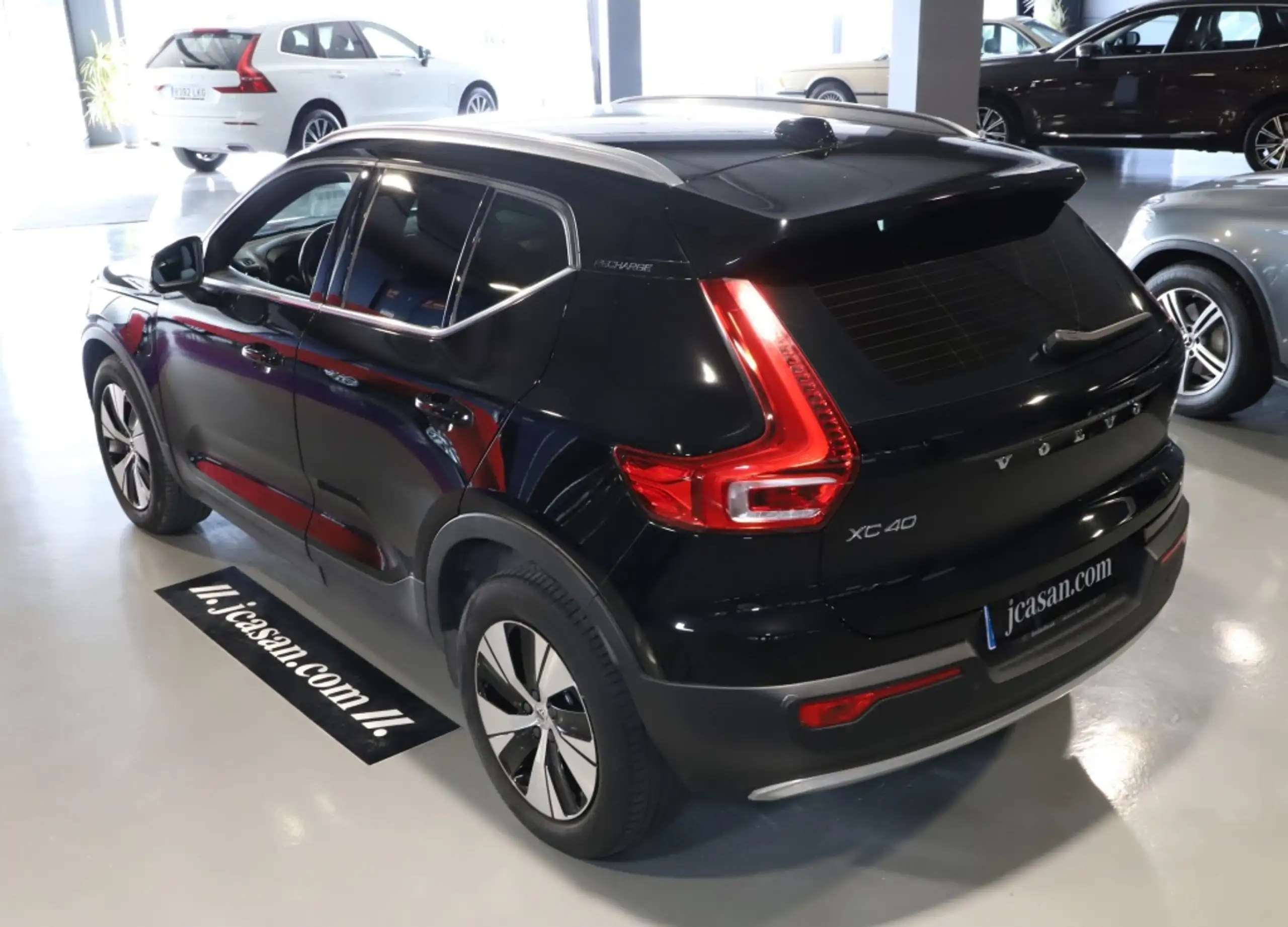 Volvo - XC40