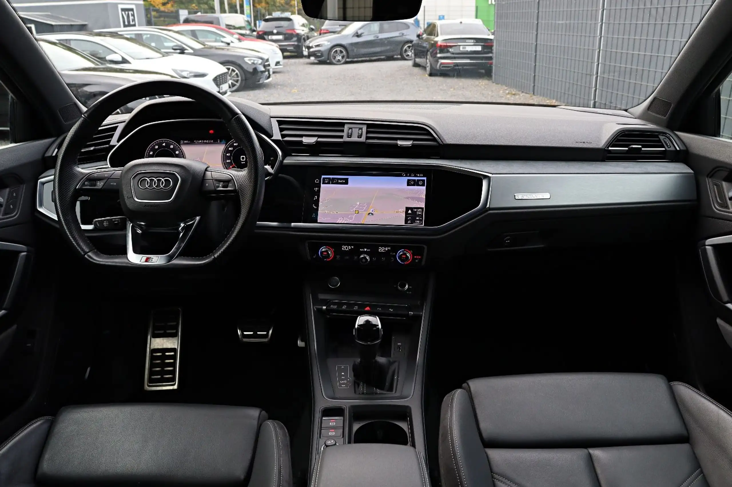 Audi - Q3