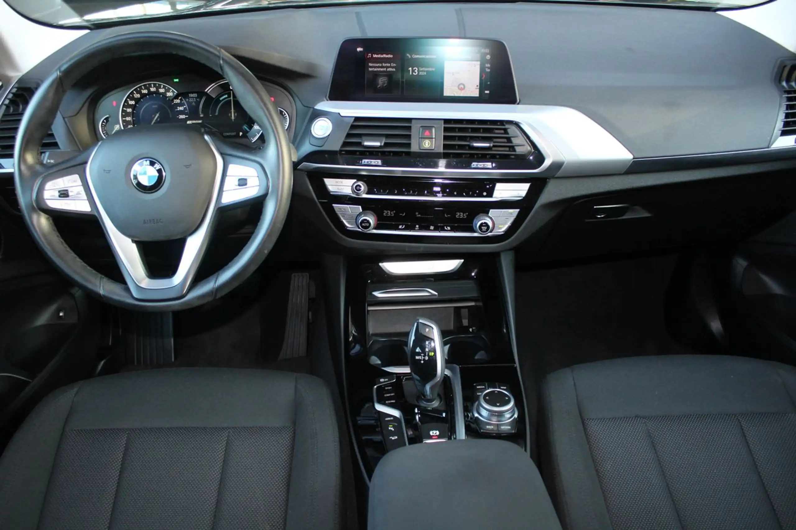 BMW - X3