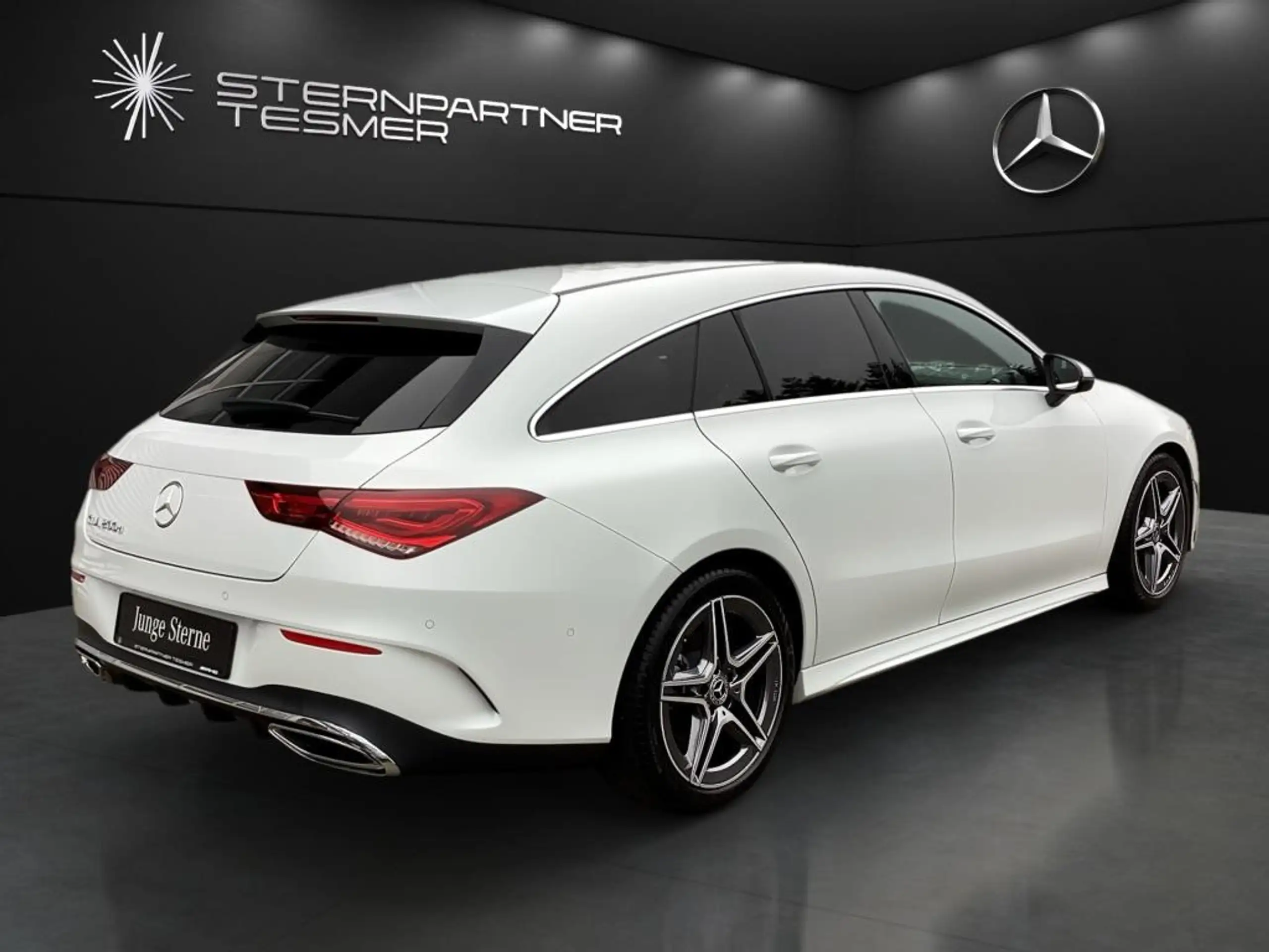 Mercedes-Benz - CLA 200