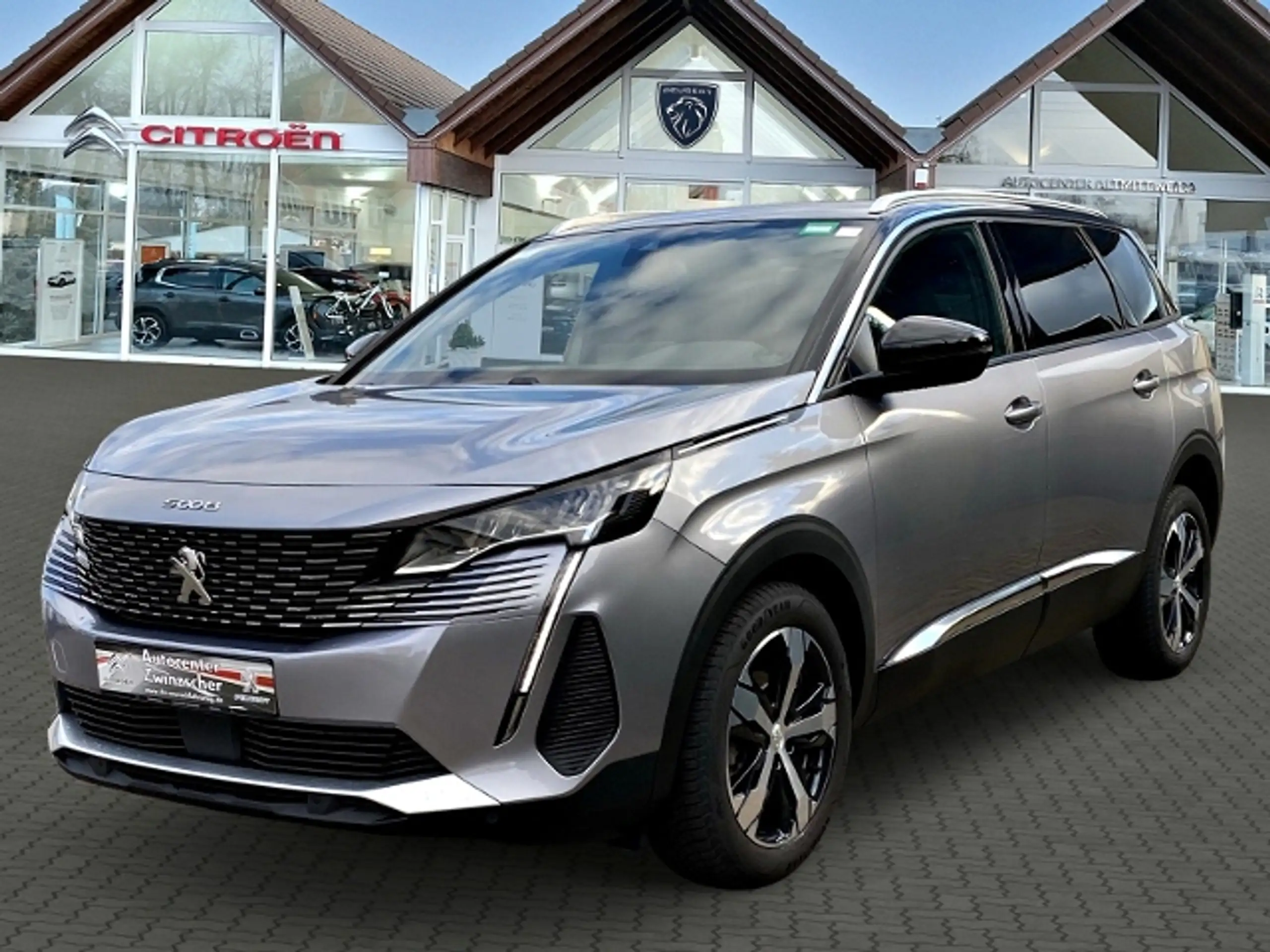 Peugeot - 5008