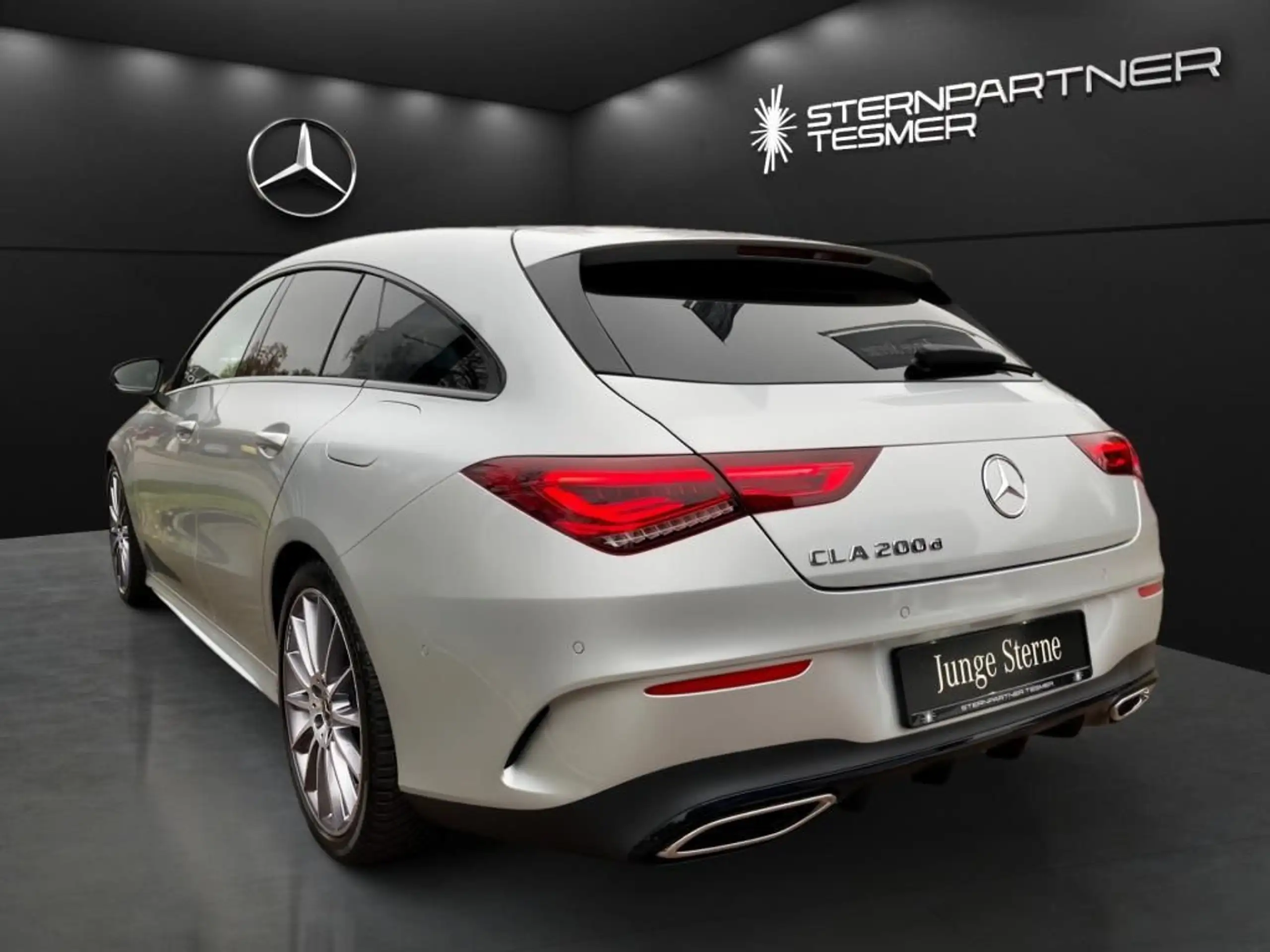 Mercedes-Benz - CLA 200