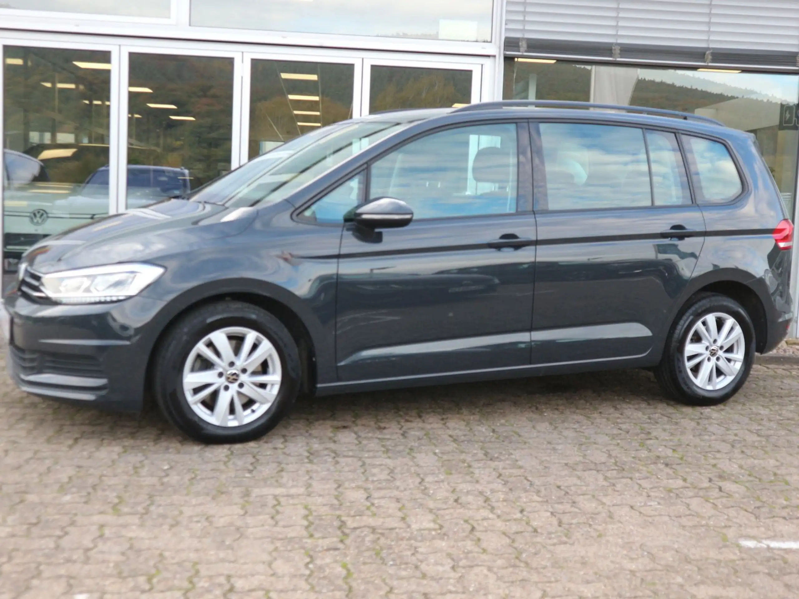 Volkswagen - Touran