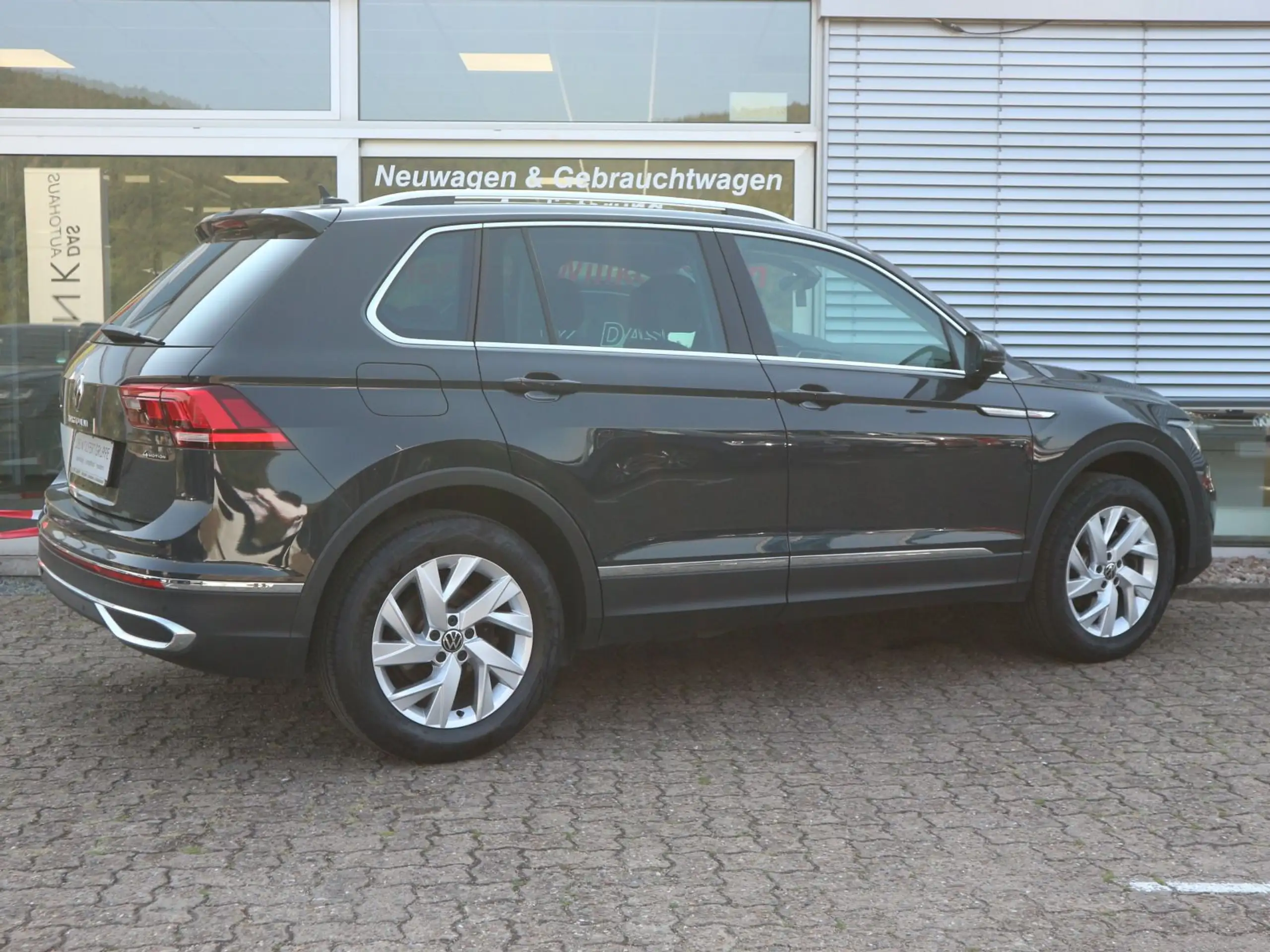 Volkswagen - Tiguan