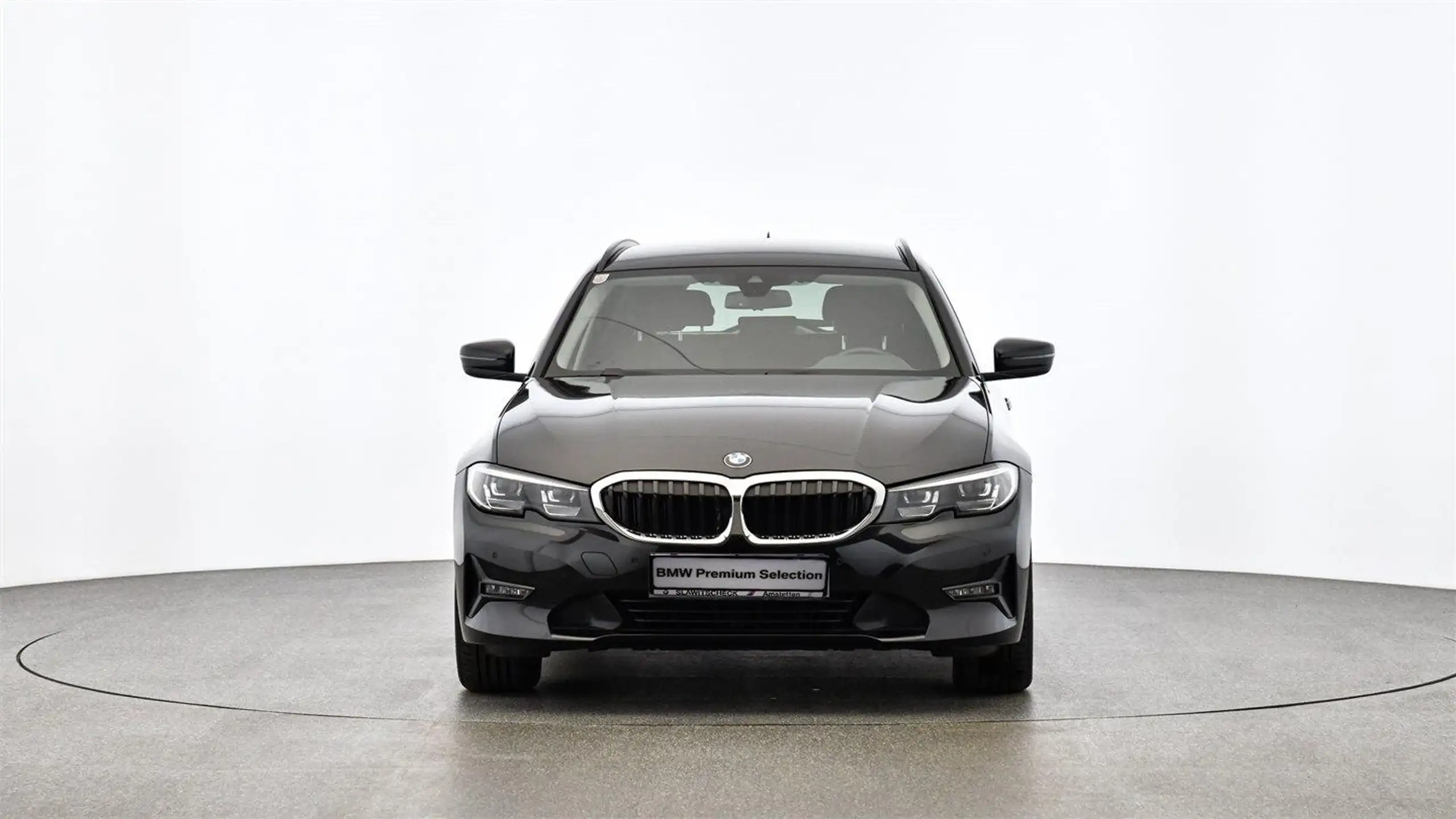 BMW - 320