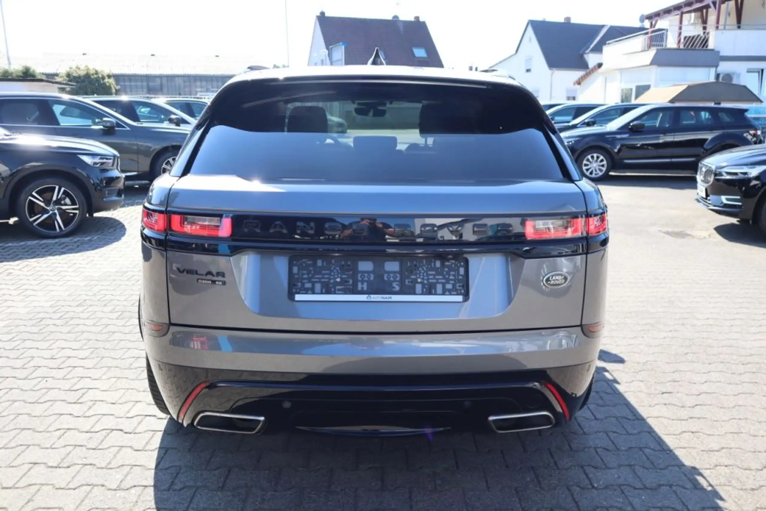 Land Rover - Range Rover Velar