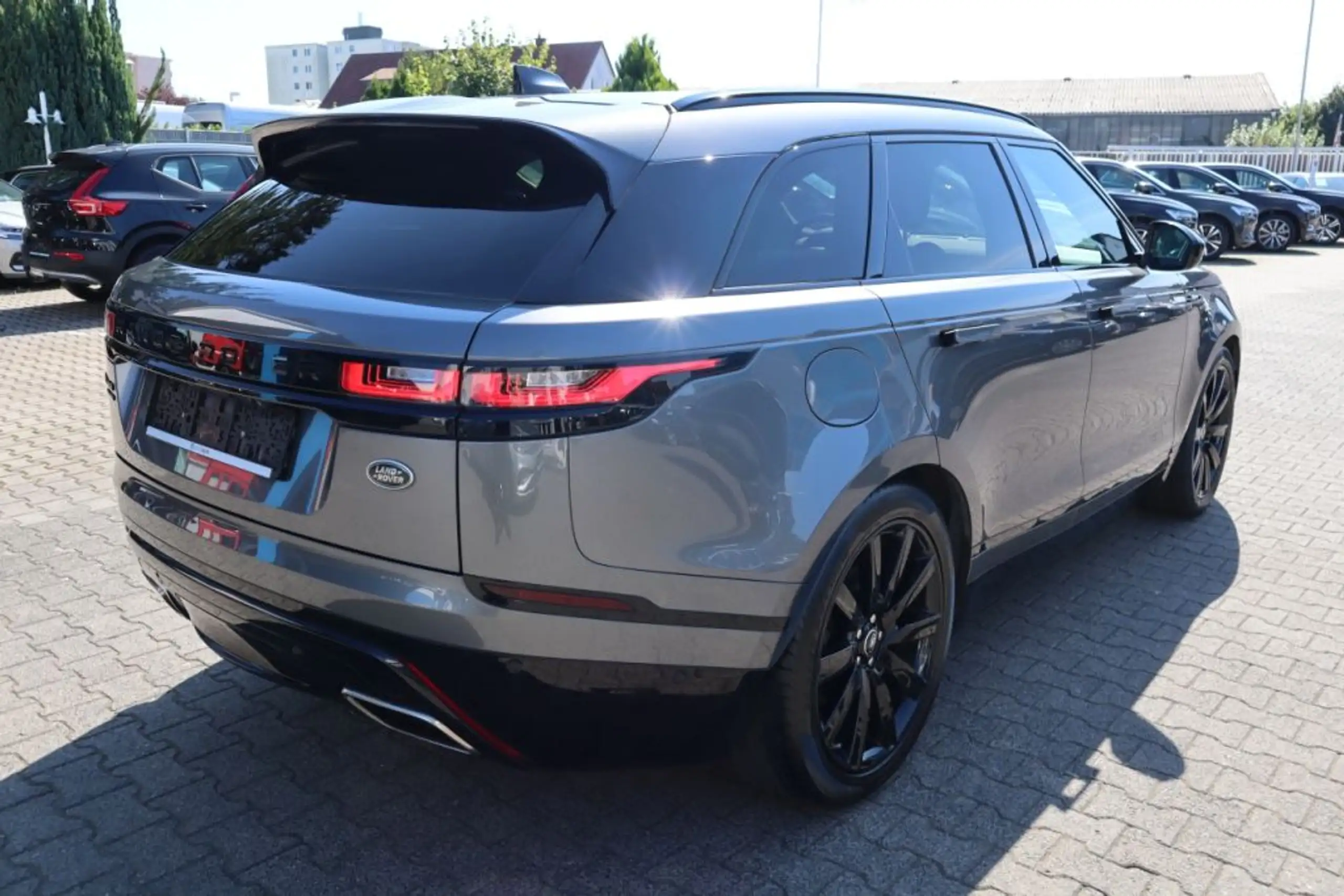 Land Rover - Range Rover Velar