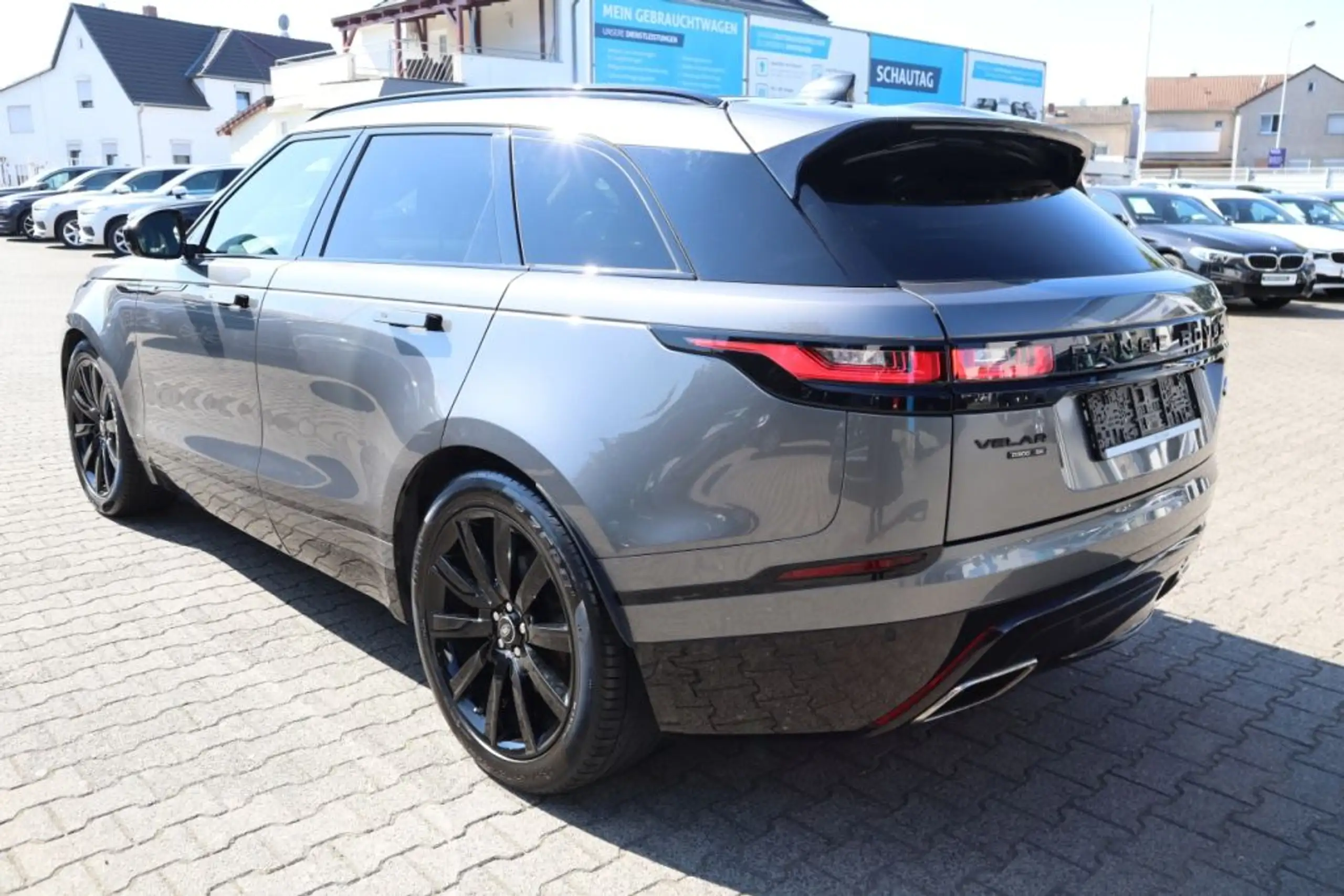 Land Rover - Range Rover Velar