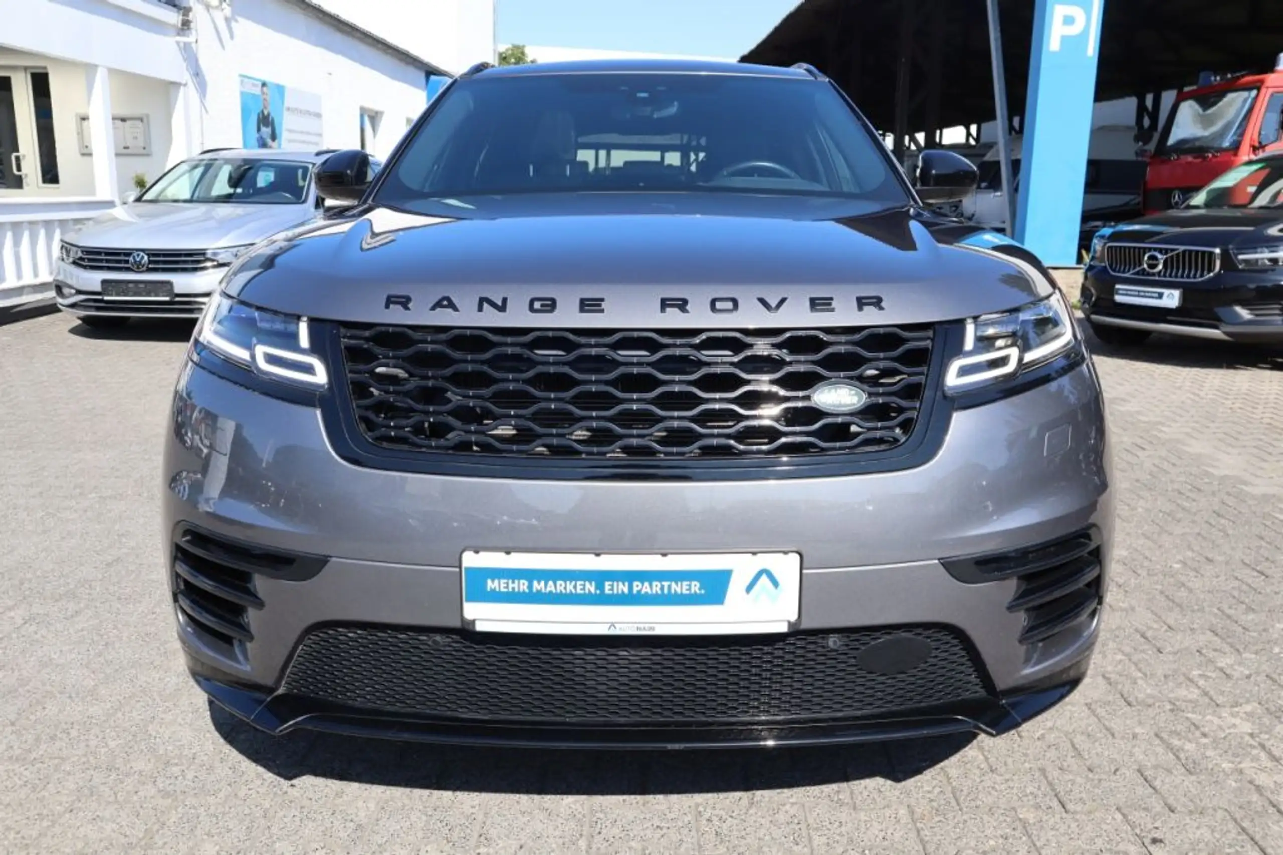 Land Rover - Range Rover Velar