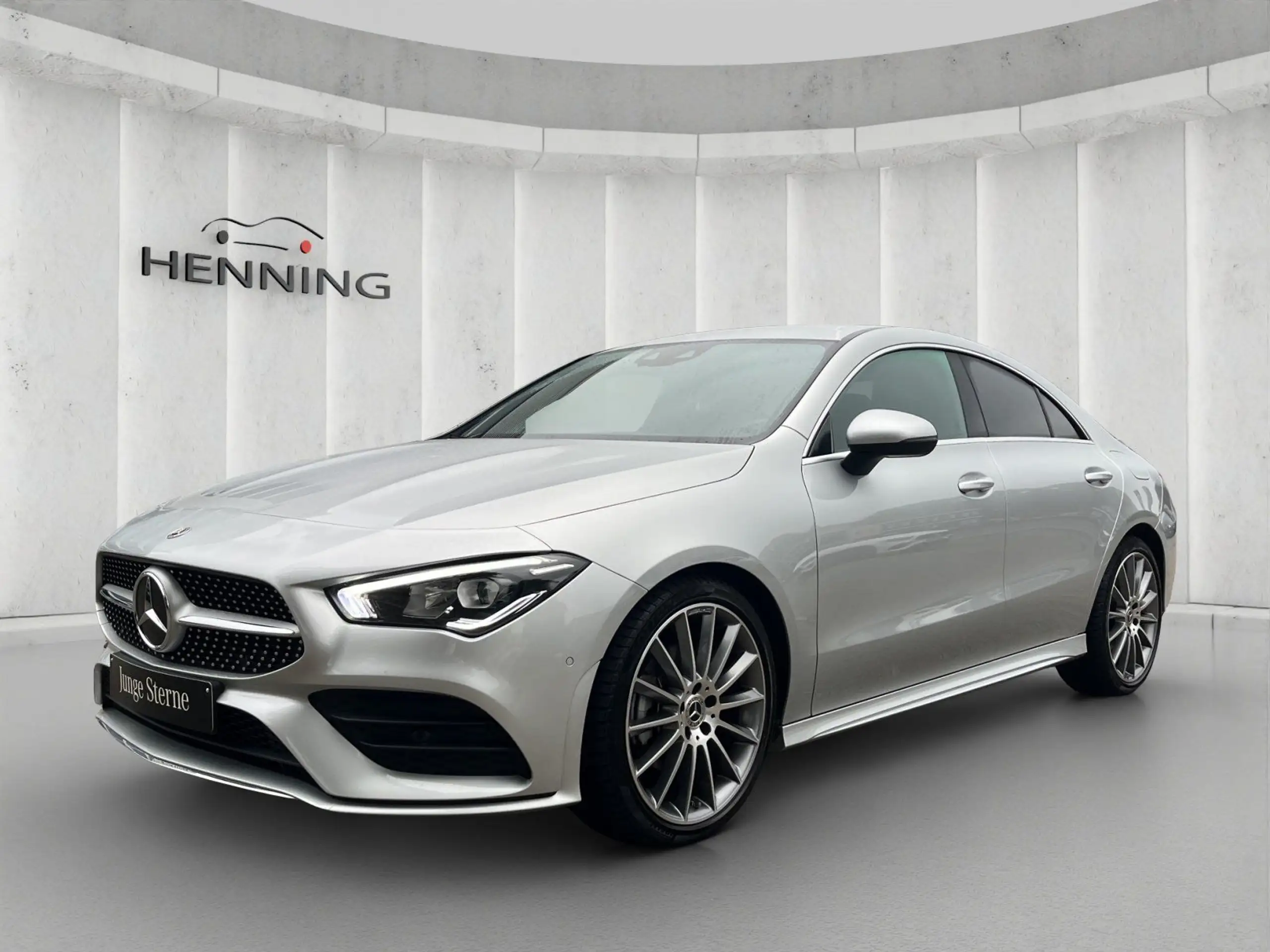 Mercedes-Benz - CLA 200