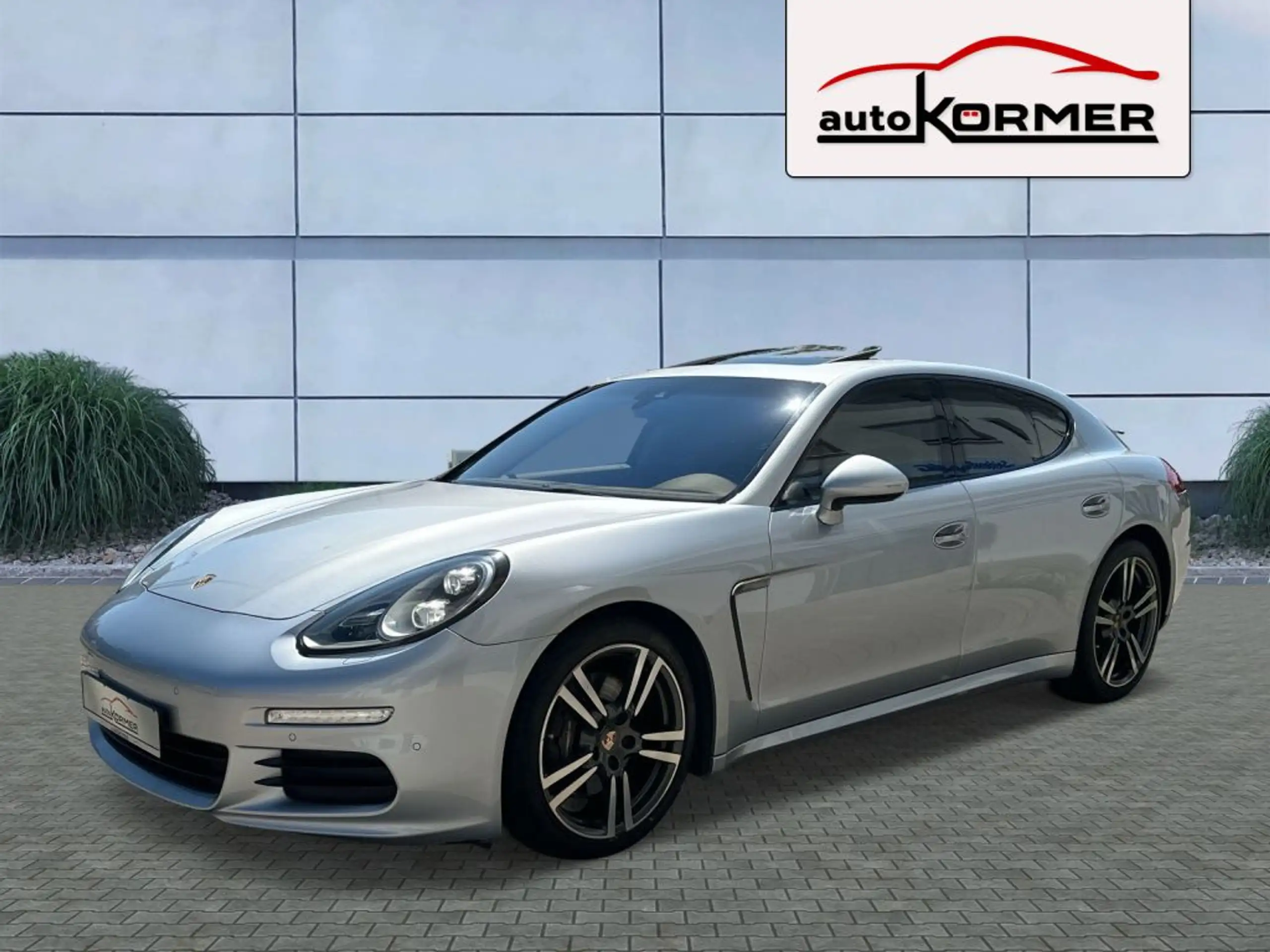 Porsche - Panamera