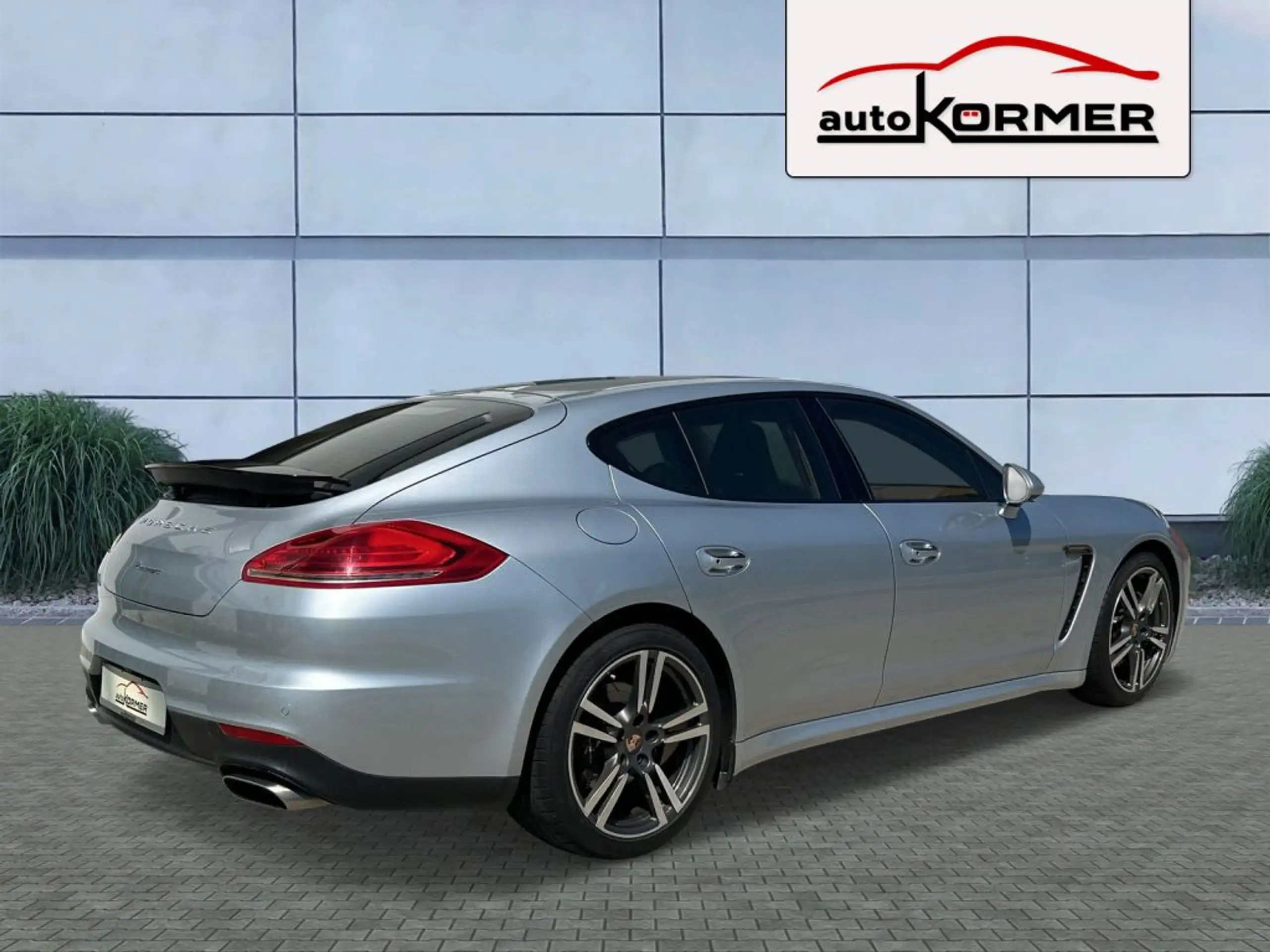 Porsche - Panamera