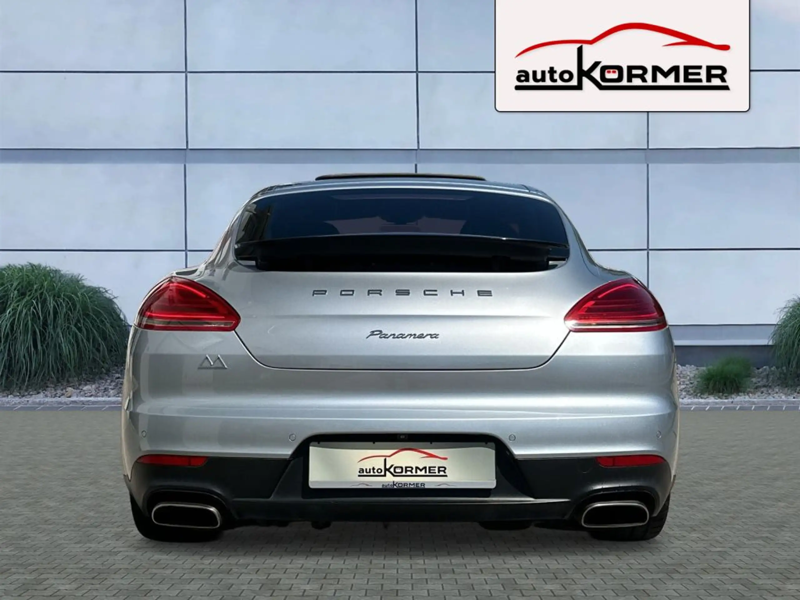 Porsche - Panamera