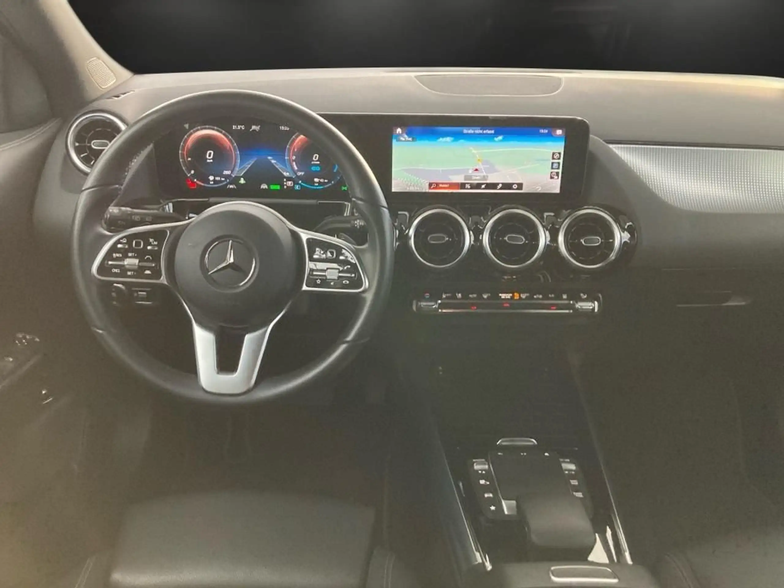 Mercedes-Benz - GLA 250