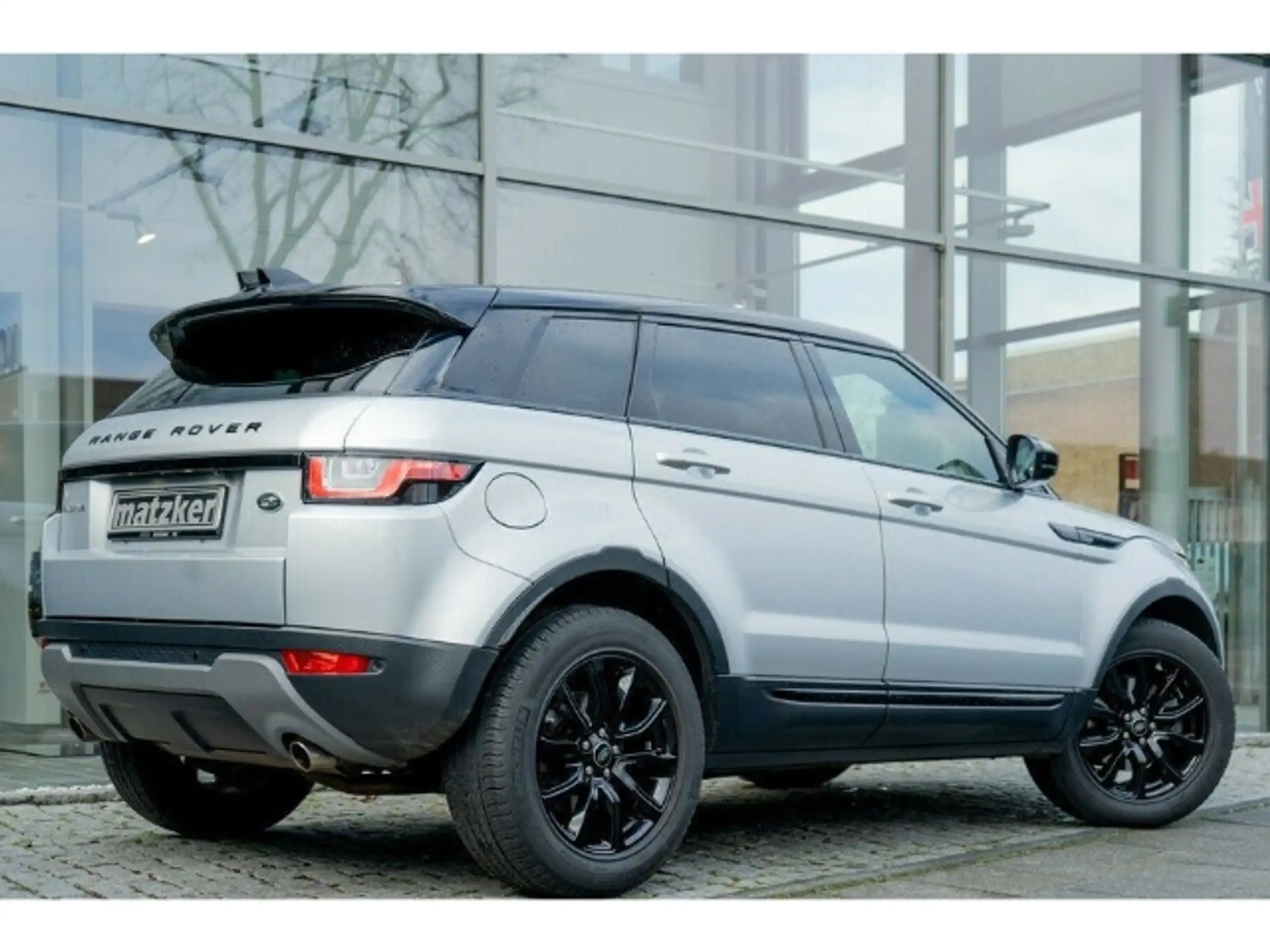 Land Rover - Range Rover Evoque