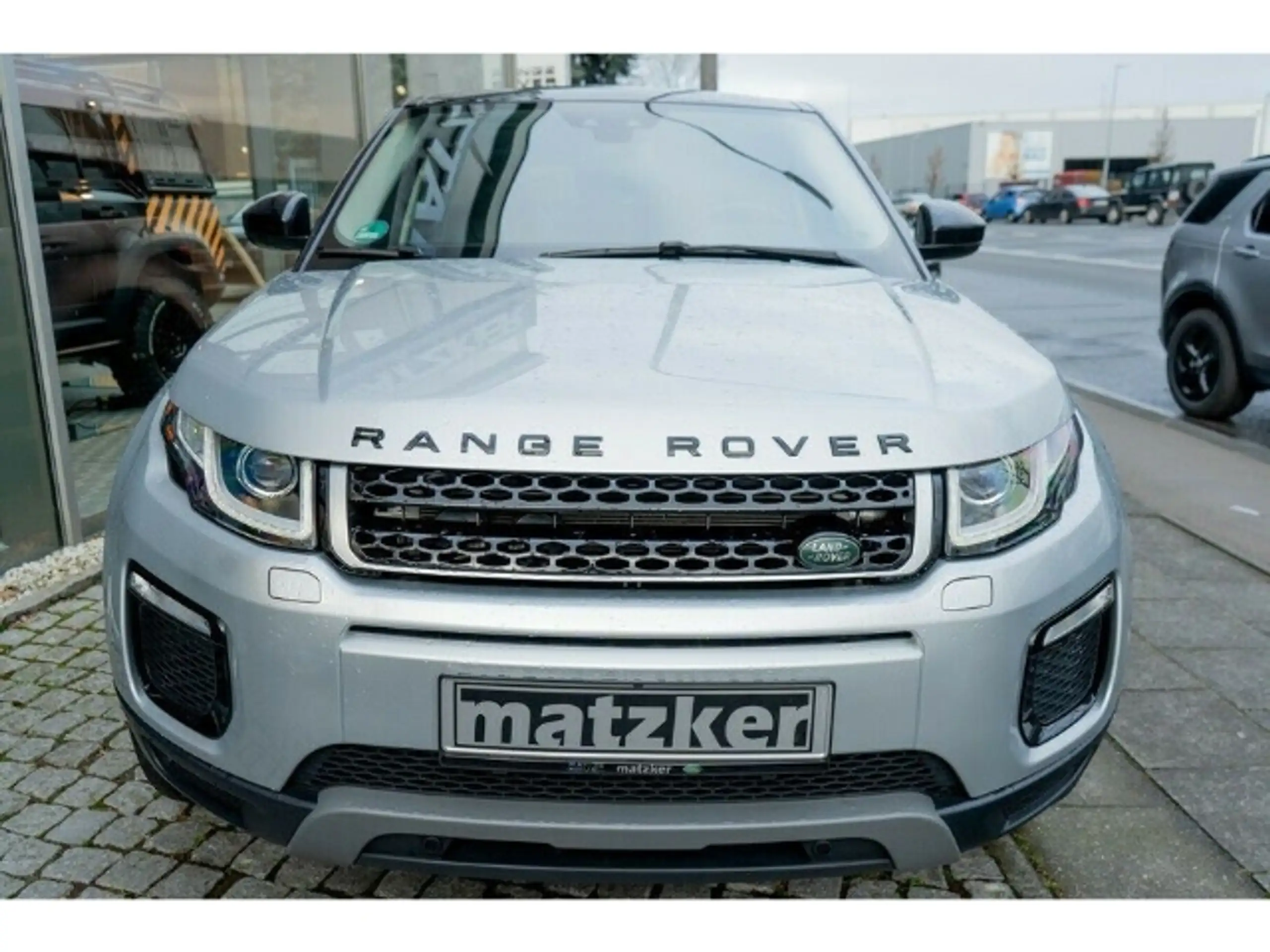 Land Rover - Range Rover Evoque