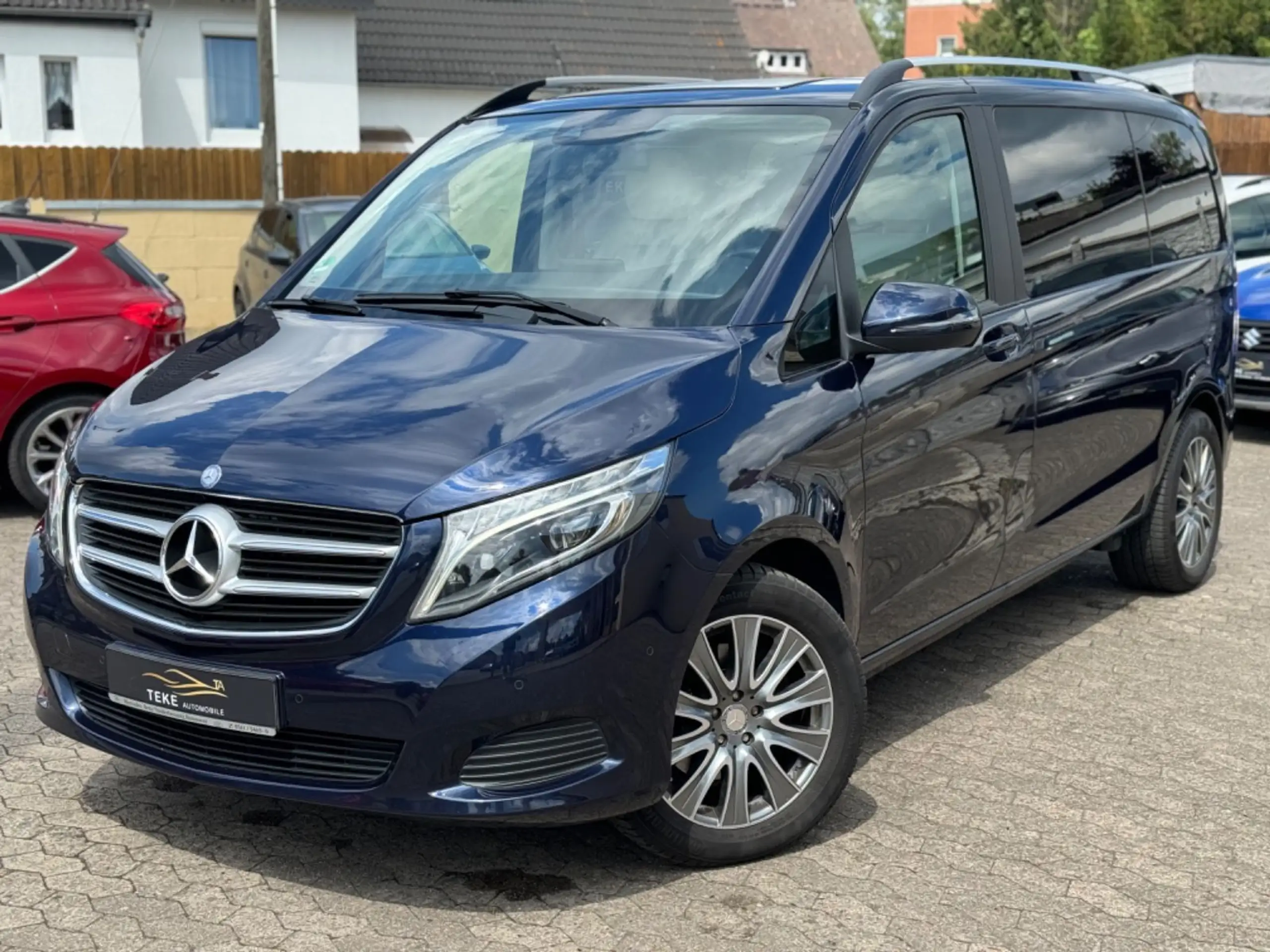 Mercedes-Benz - V 250