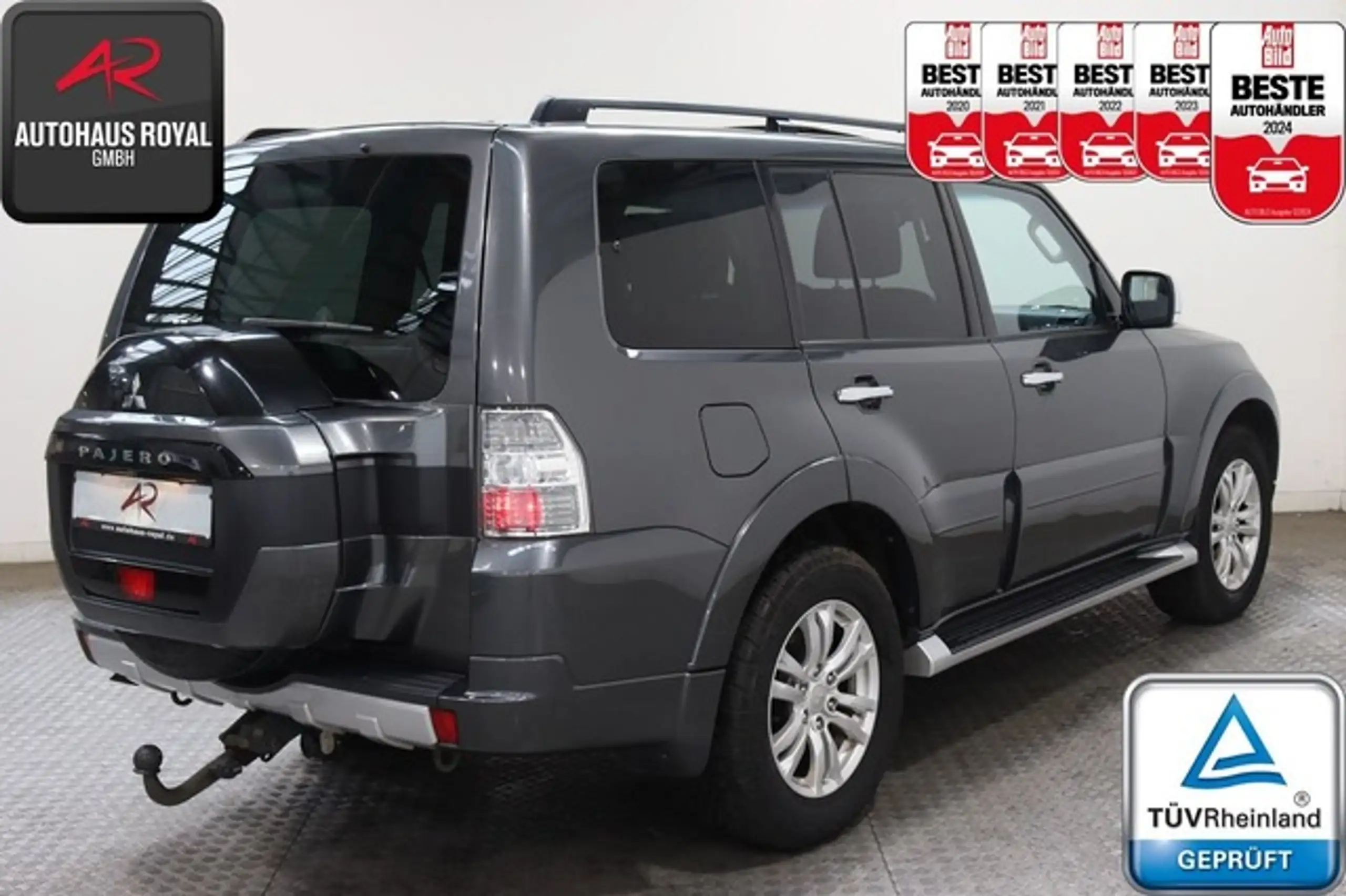 Mitsubishi - Pajero