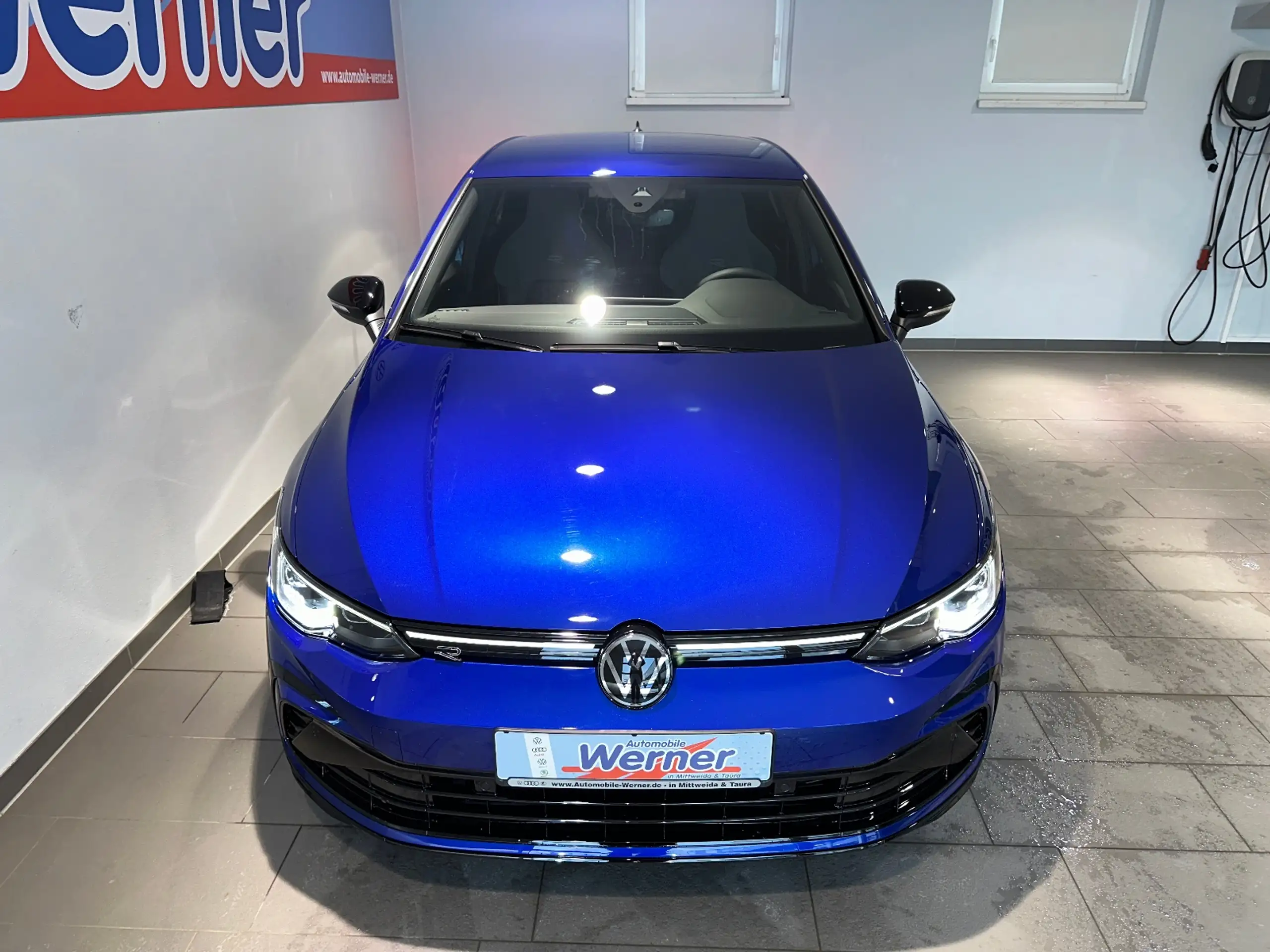 Volkswagen - Golf