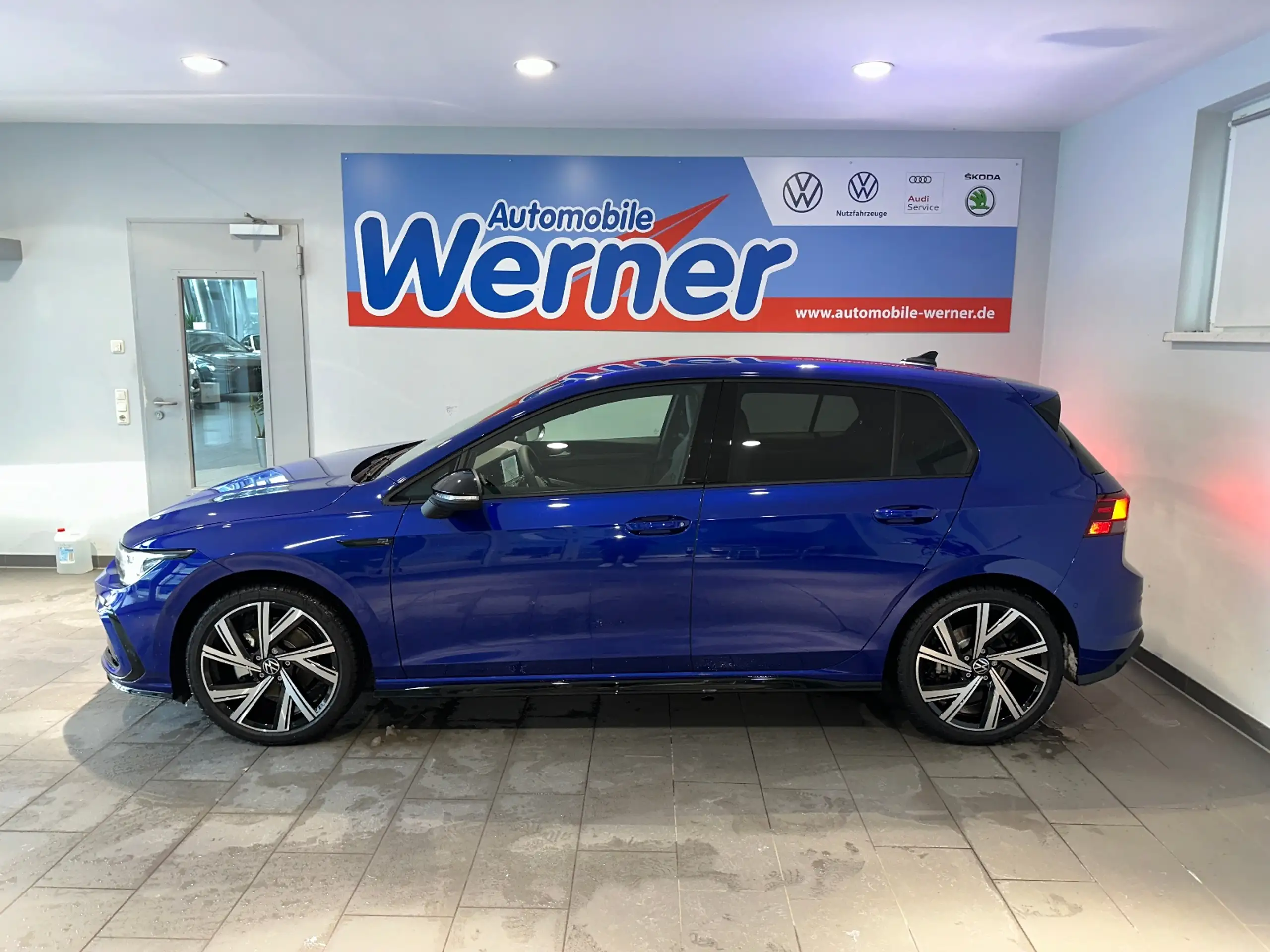 Volkswagen - Golf