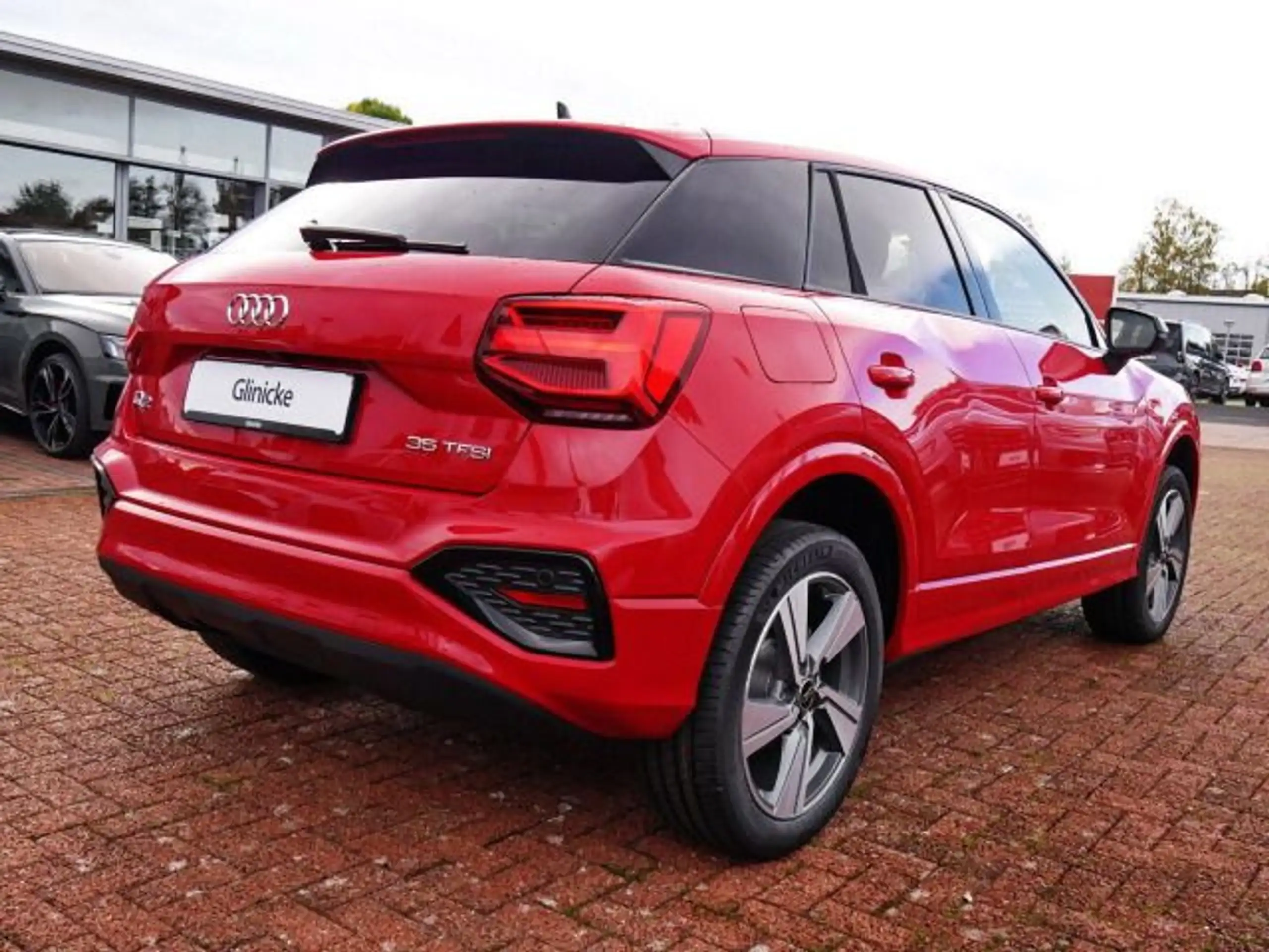 Audi - Q2