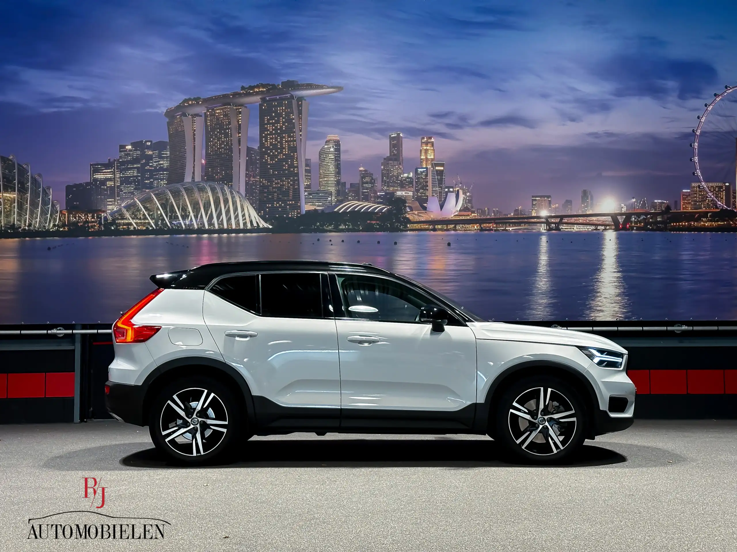 Volvo - XC40