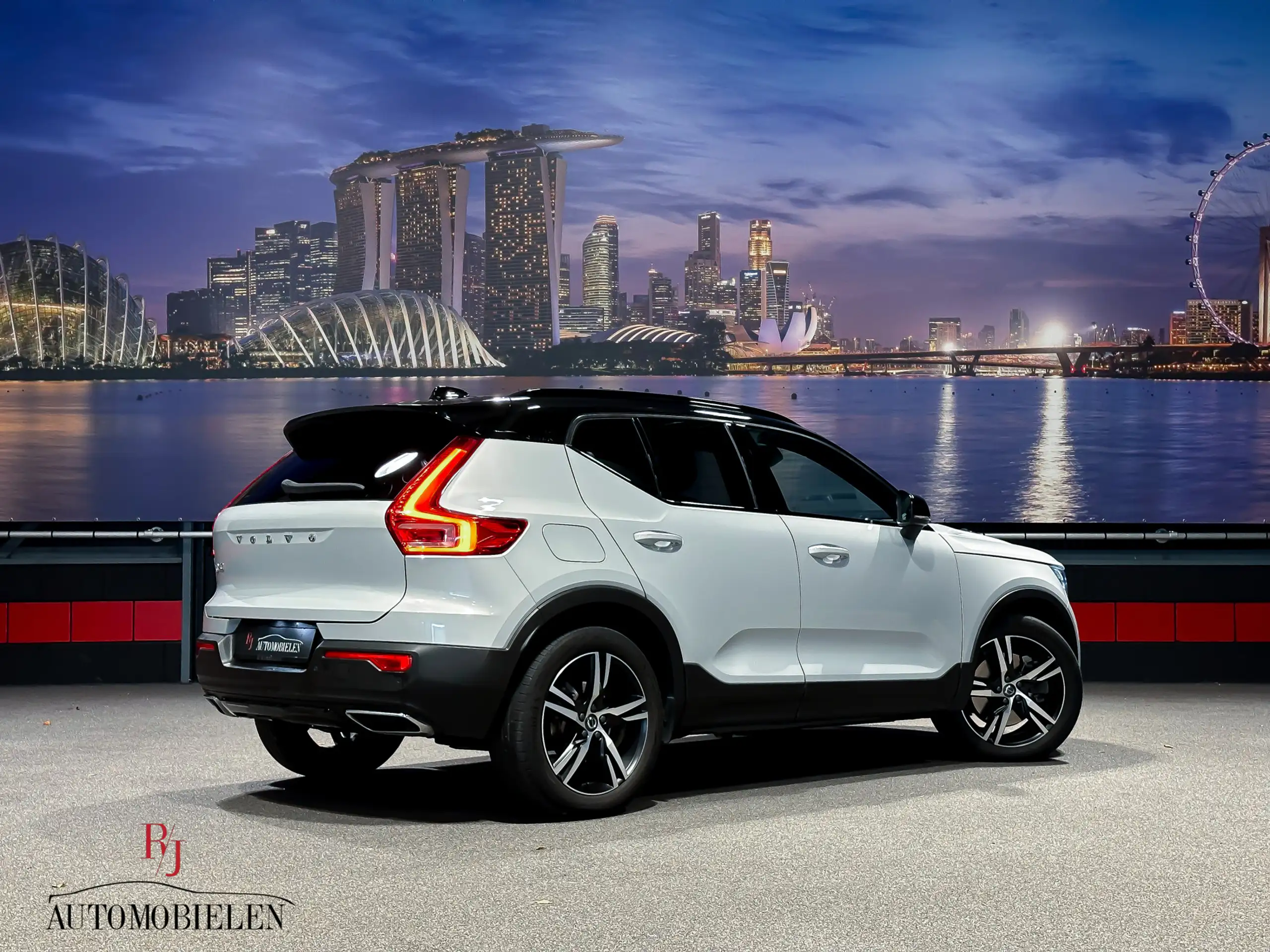 Volvo - XC40