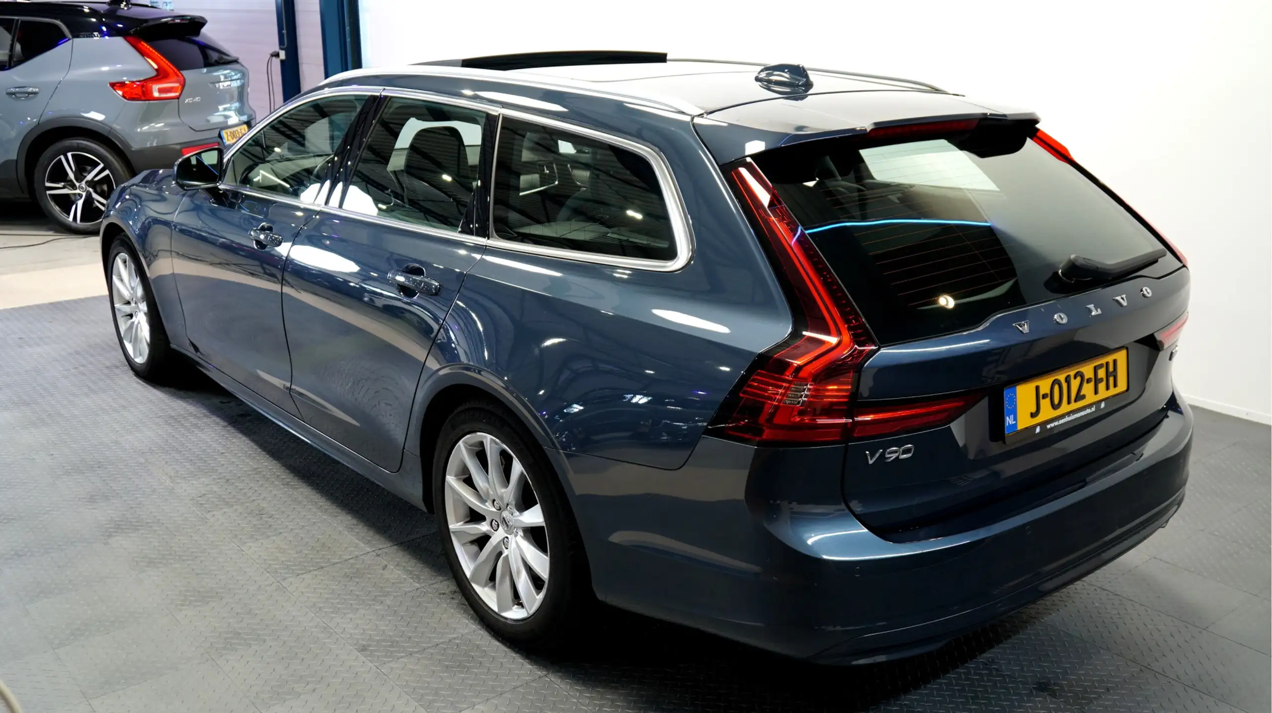 Volvo - V90