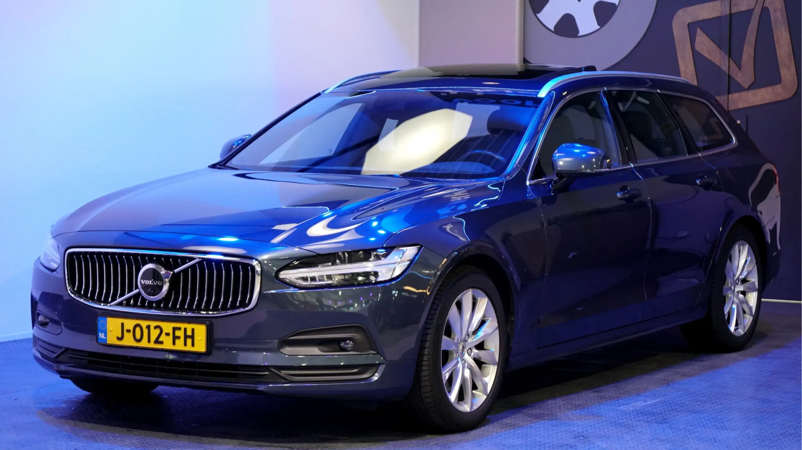 Volvo - V90