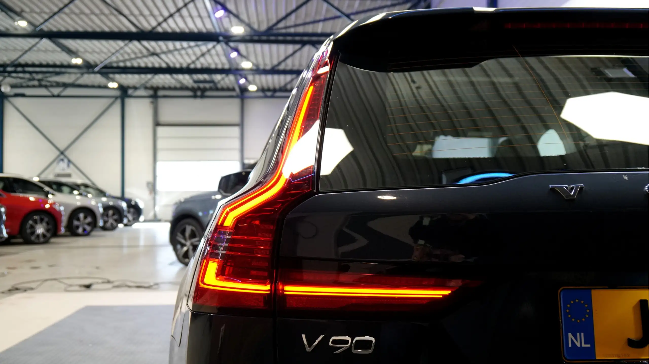 Volvo - V90