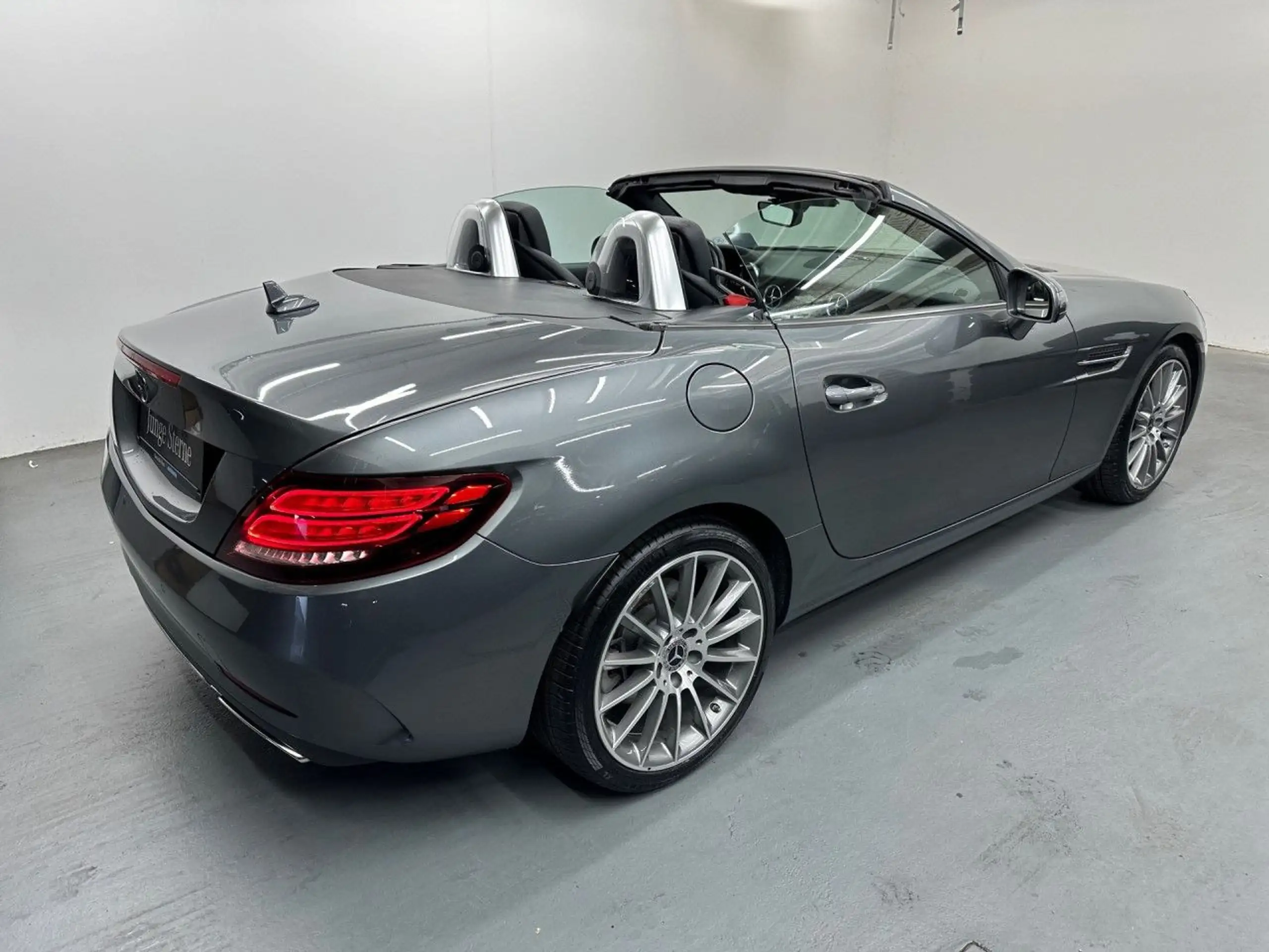 Mercedes-Benz - SLC 200