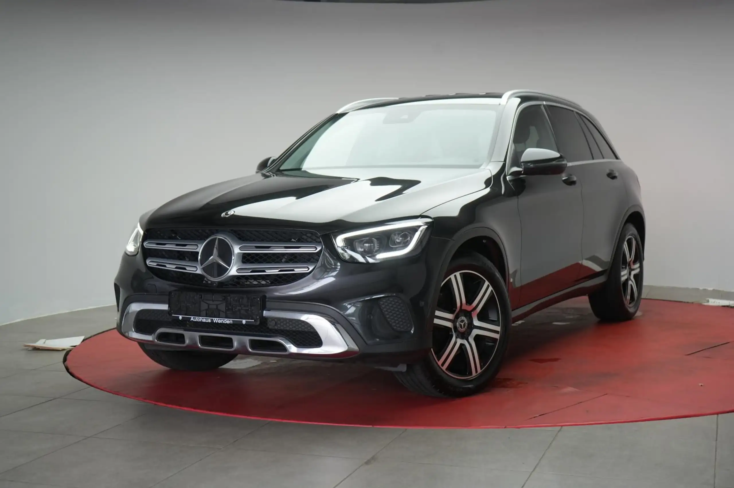 Mercedes-Benz - GLC 220