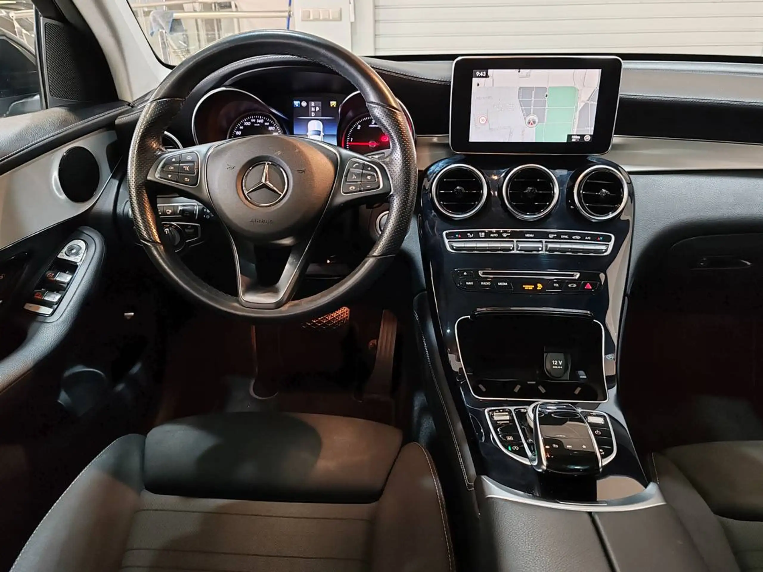 Mercedes-Benz - GLC 220