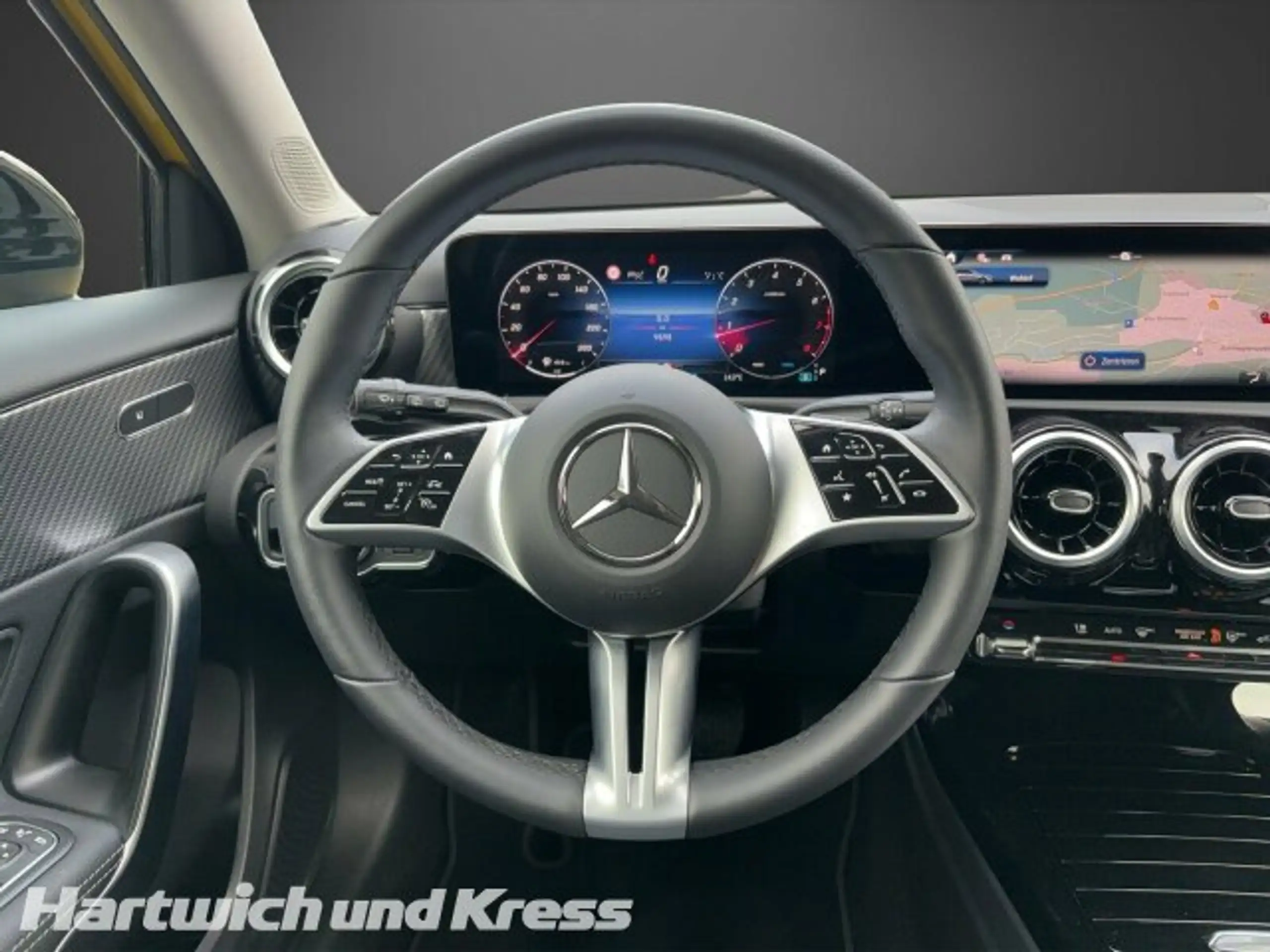 Mercedes-Benz - A 220