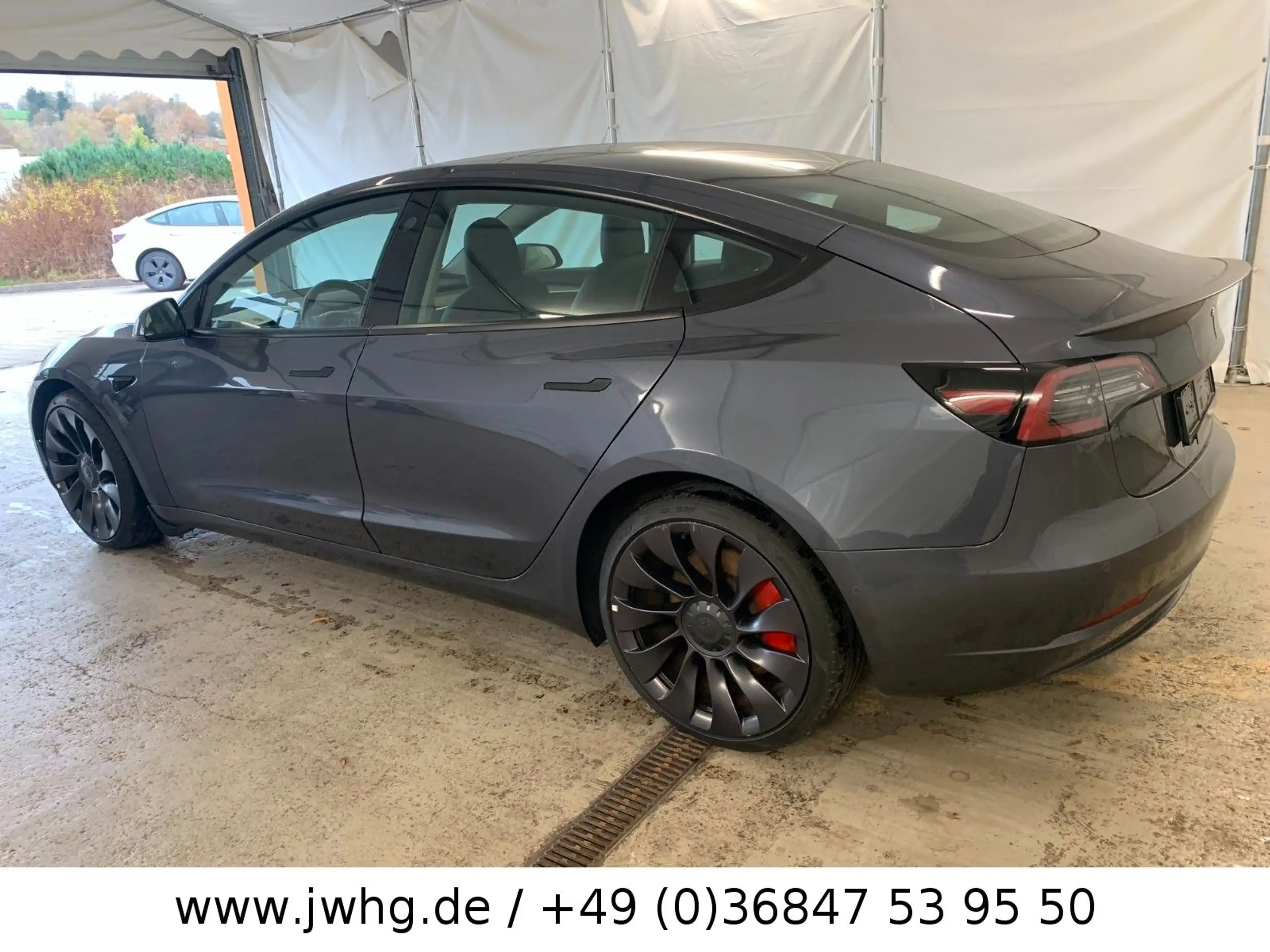 Tesla - Model 3