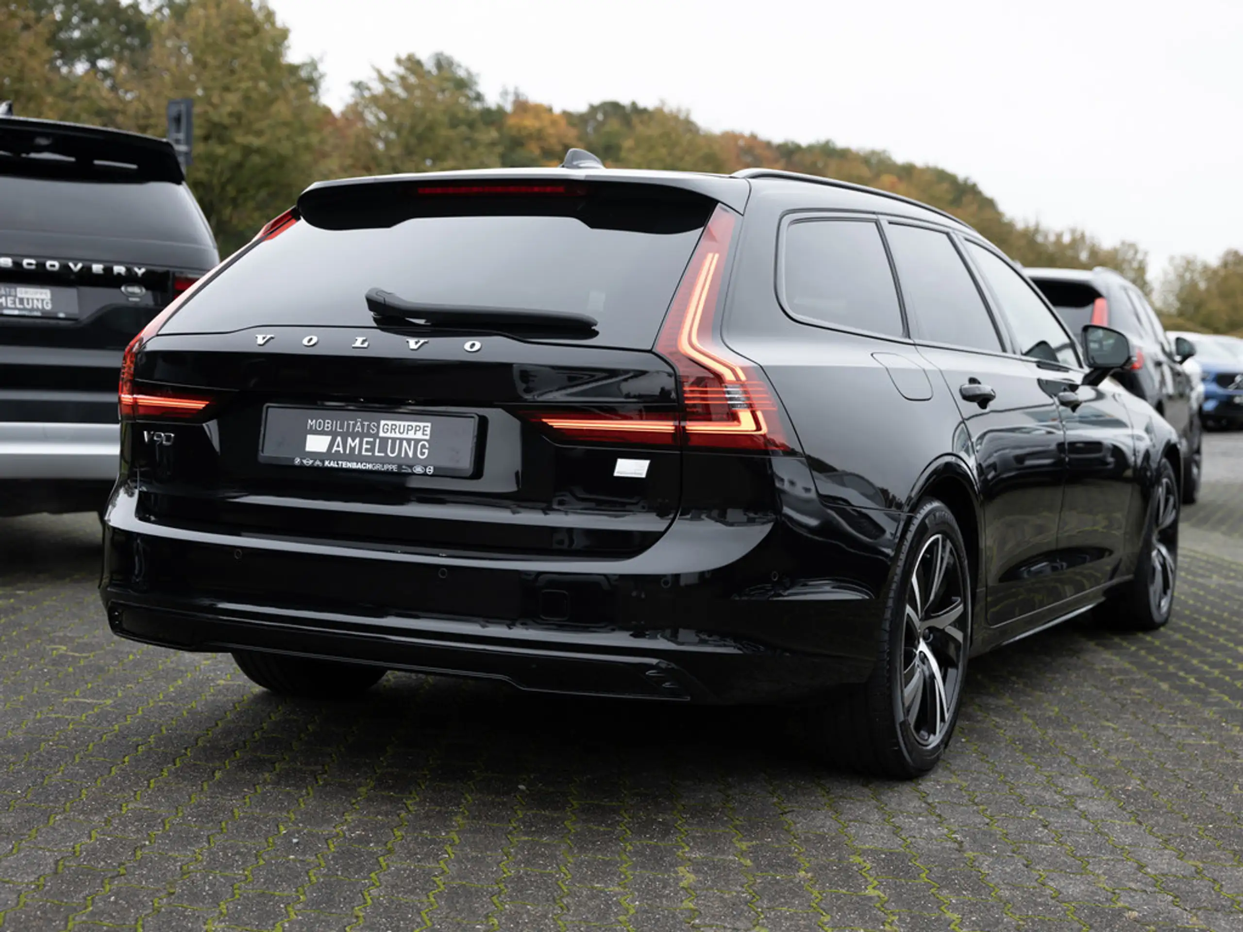 Volvo - V90