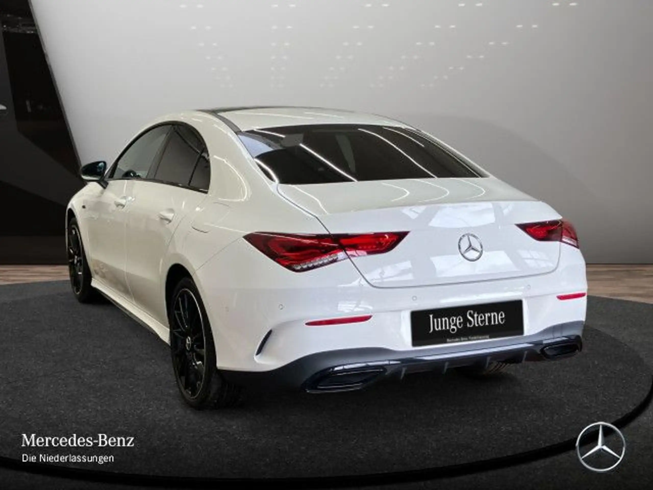 Mercedes-Benz - CLA 250