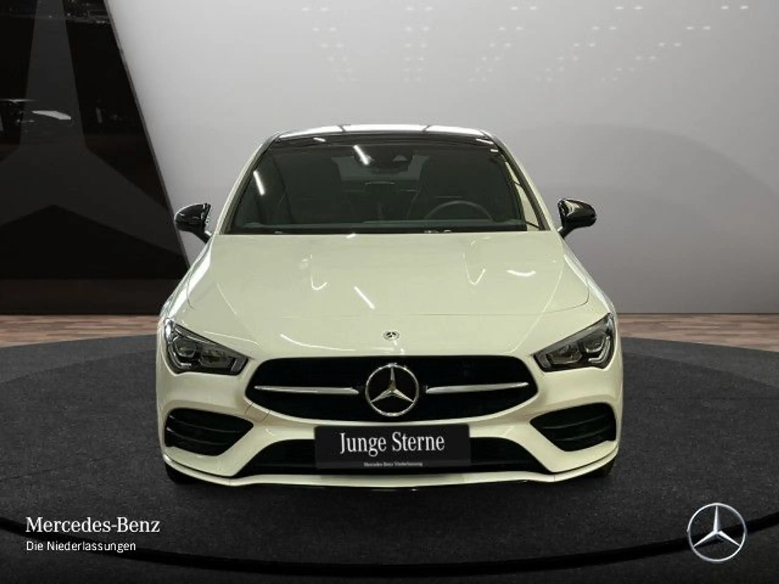 Mercedes-Benz - CLA 250