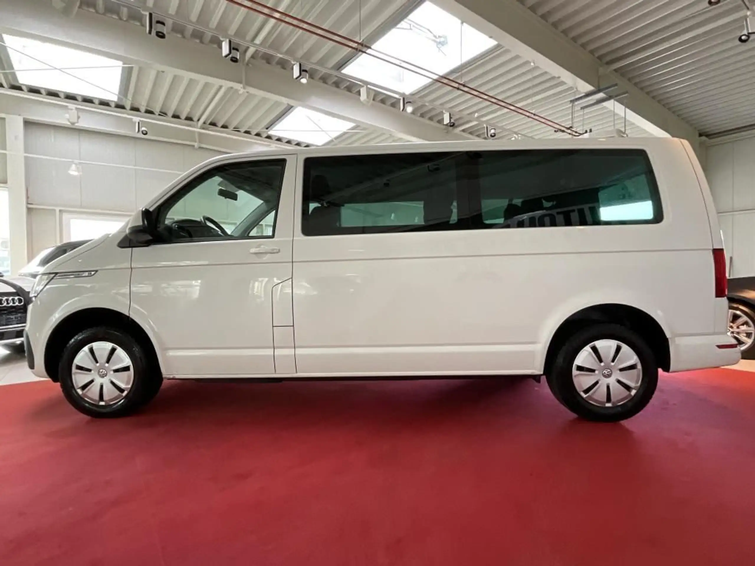 Volkswagen - T6 Caravelle