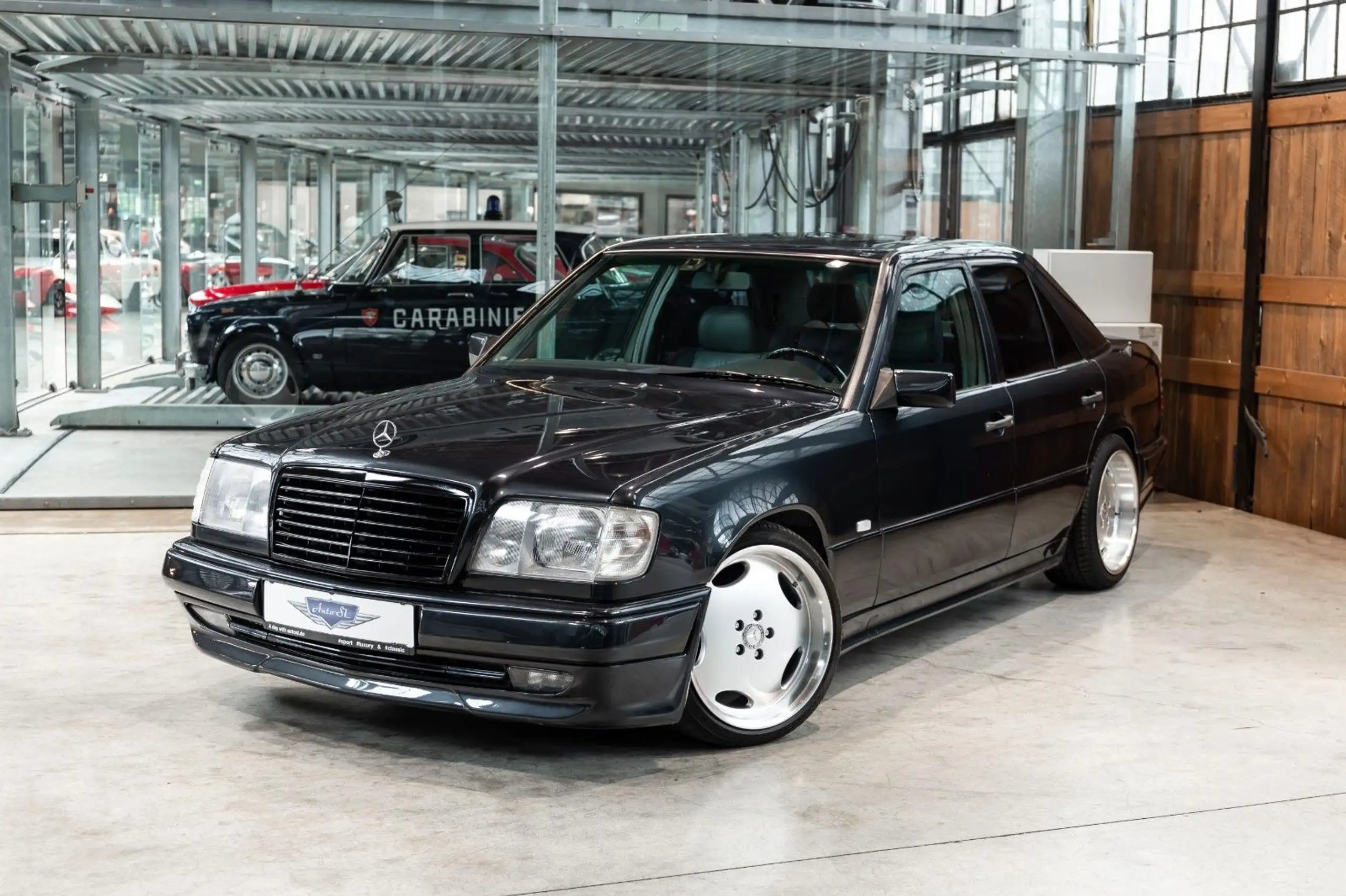 Mercedes-Benz - E 320