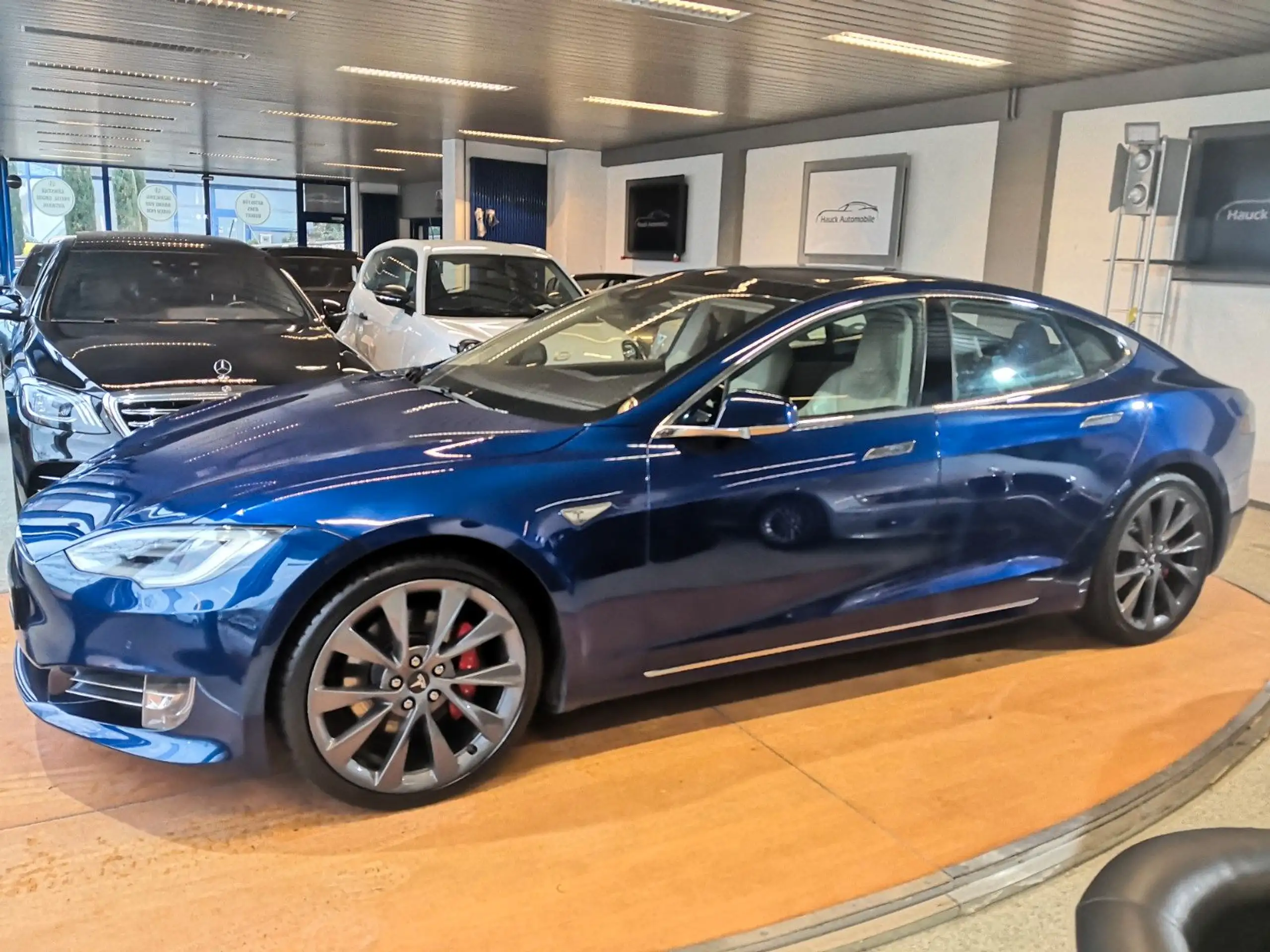 Tesla - Model S