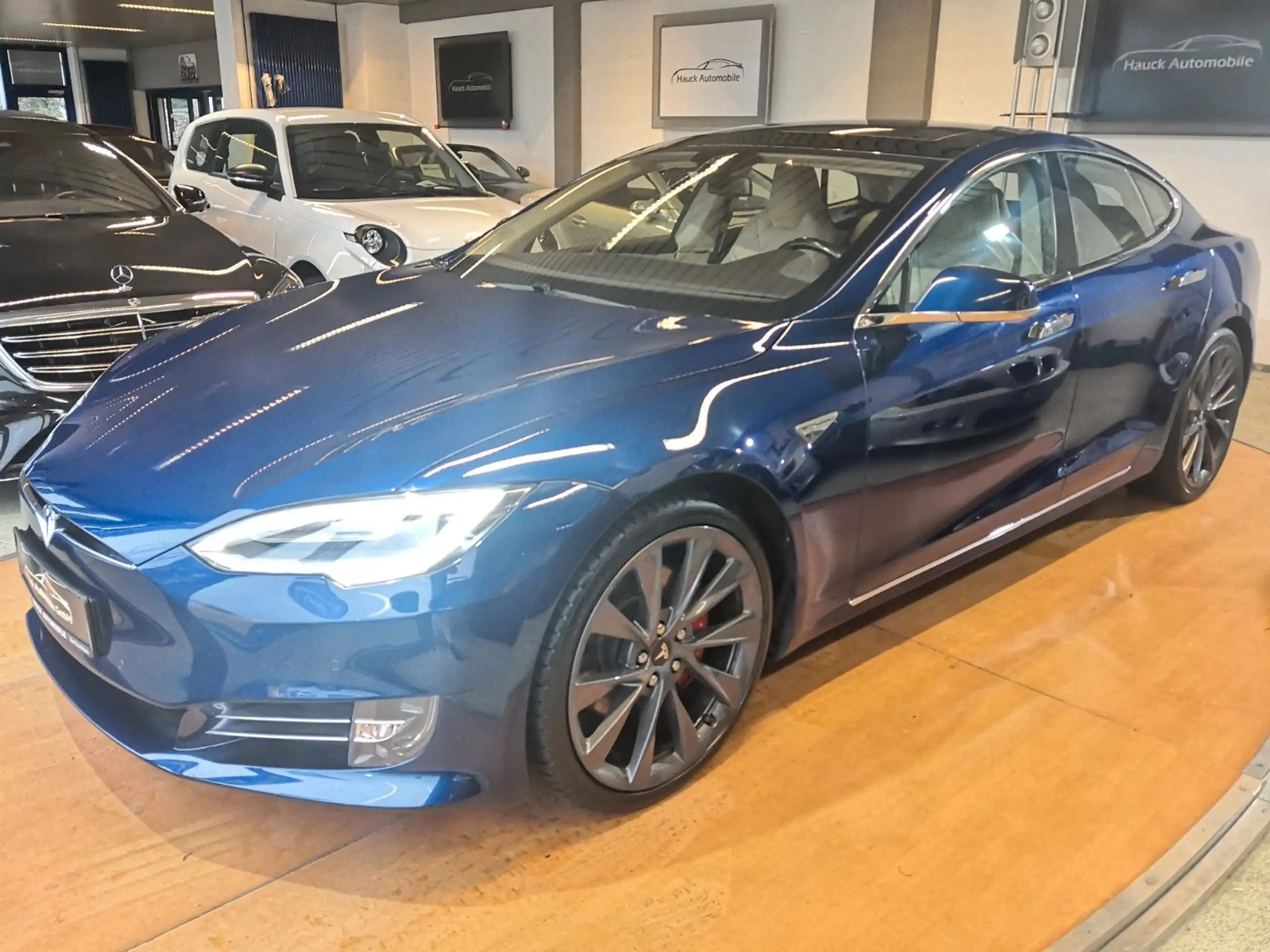 Tesla - Model S