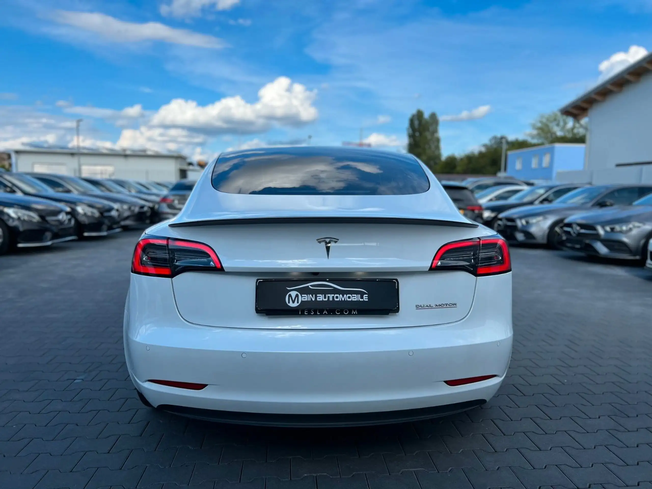 Tesla - Model 3