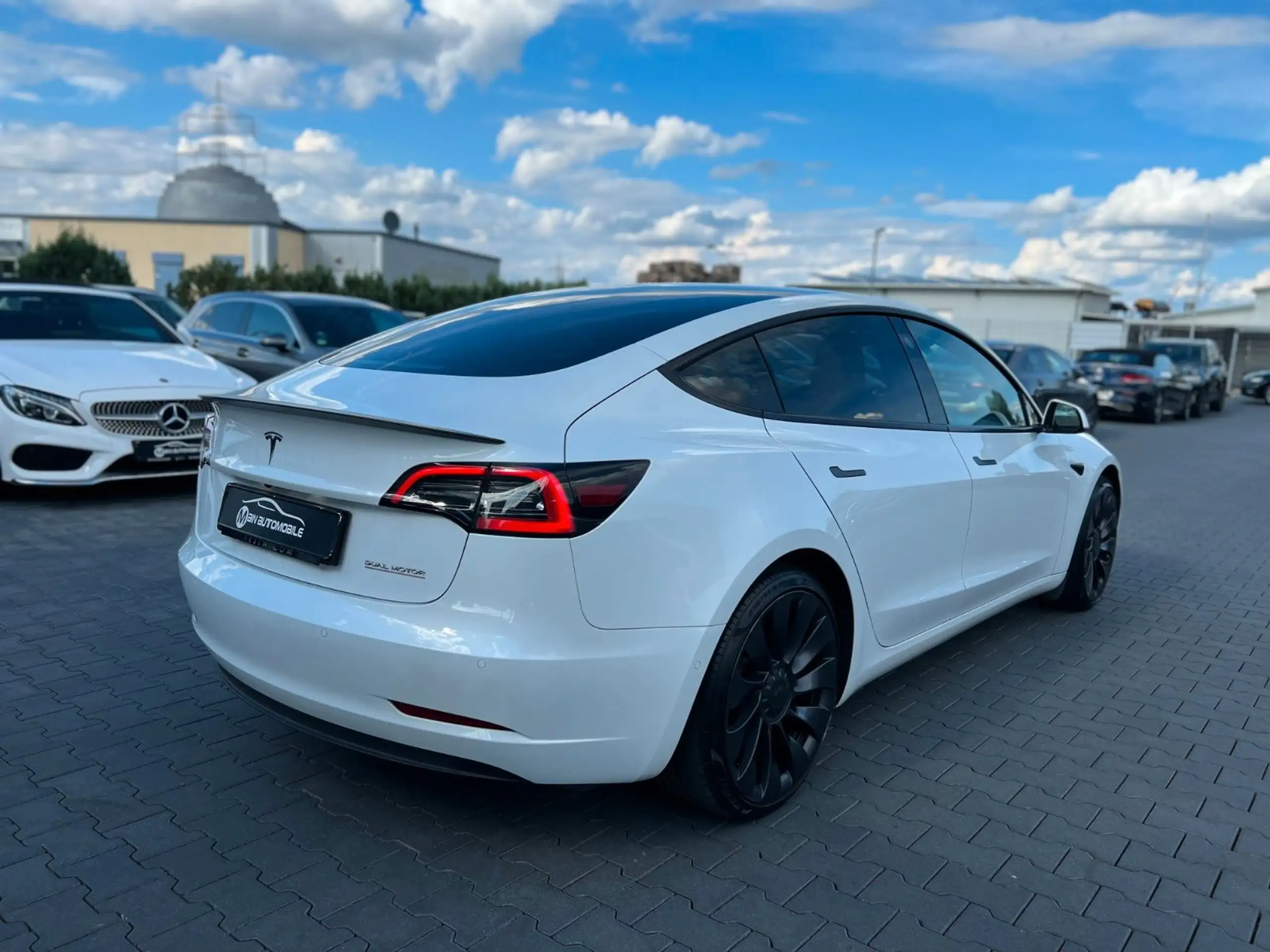 Tesla - Model 3