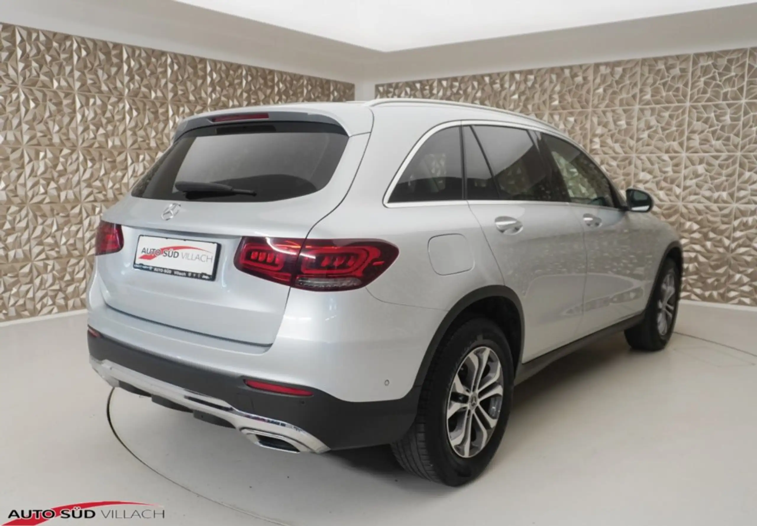 Mercedes-Benz - GLC 220