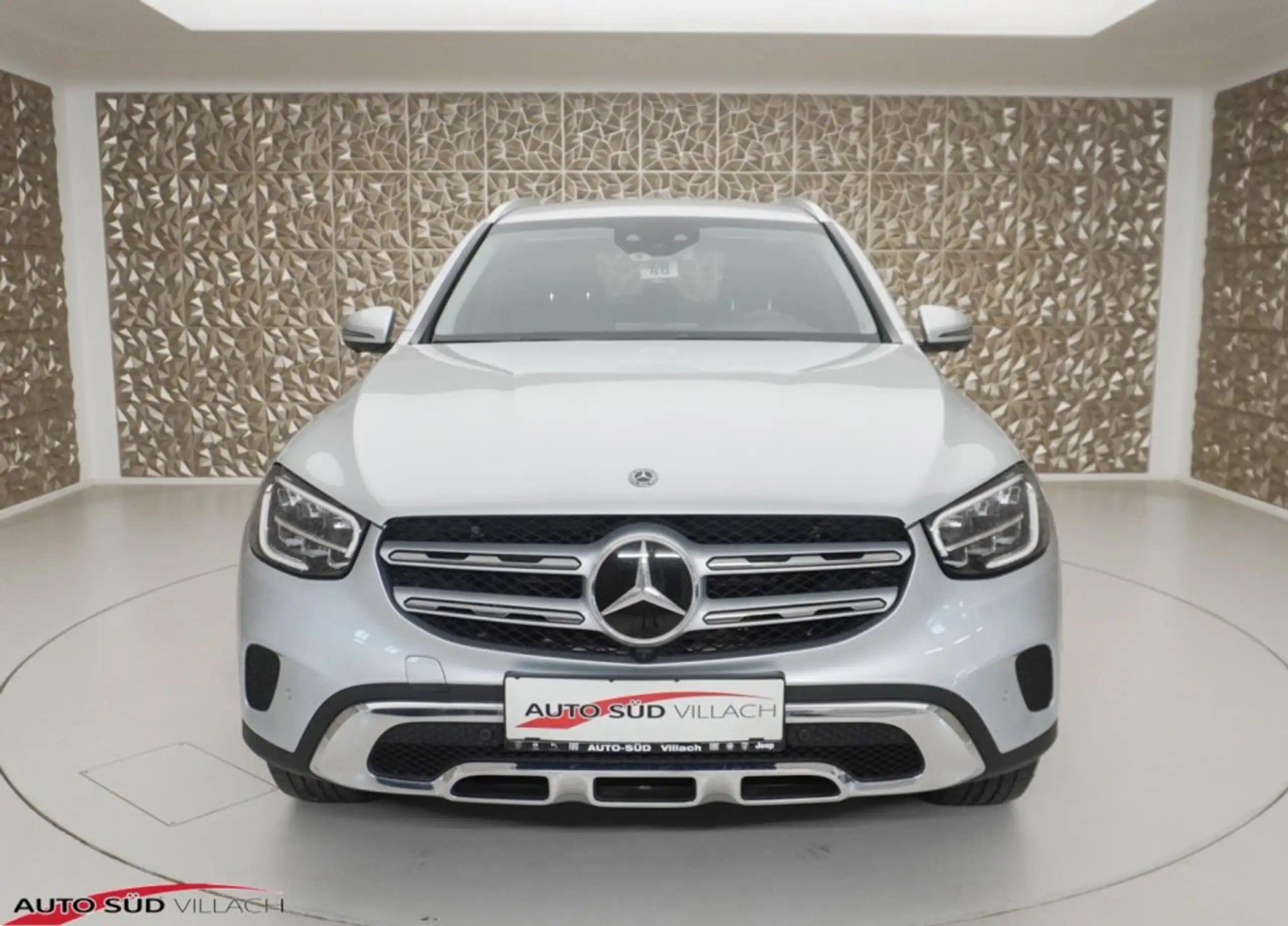 Mercedes-Benz - GLC 220