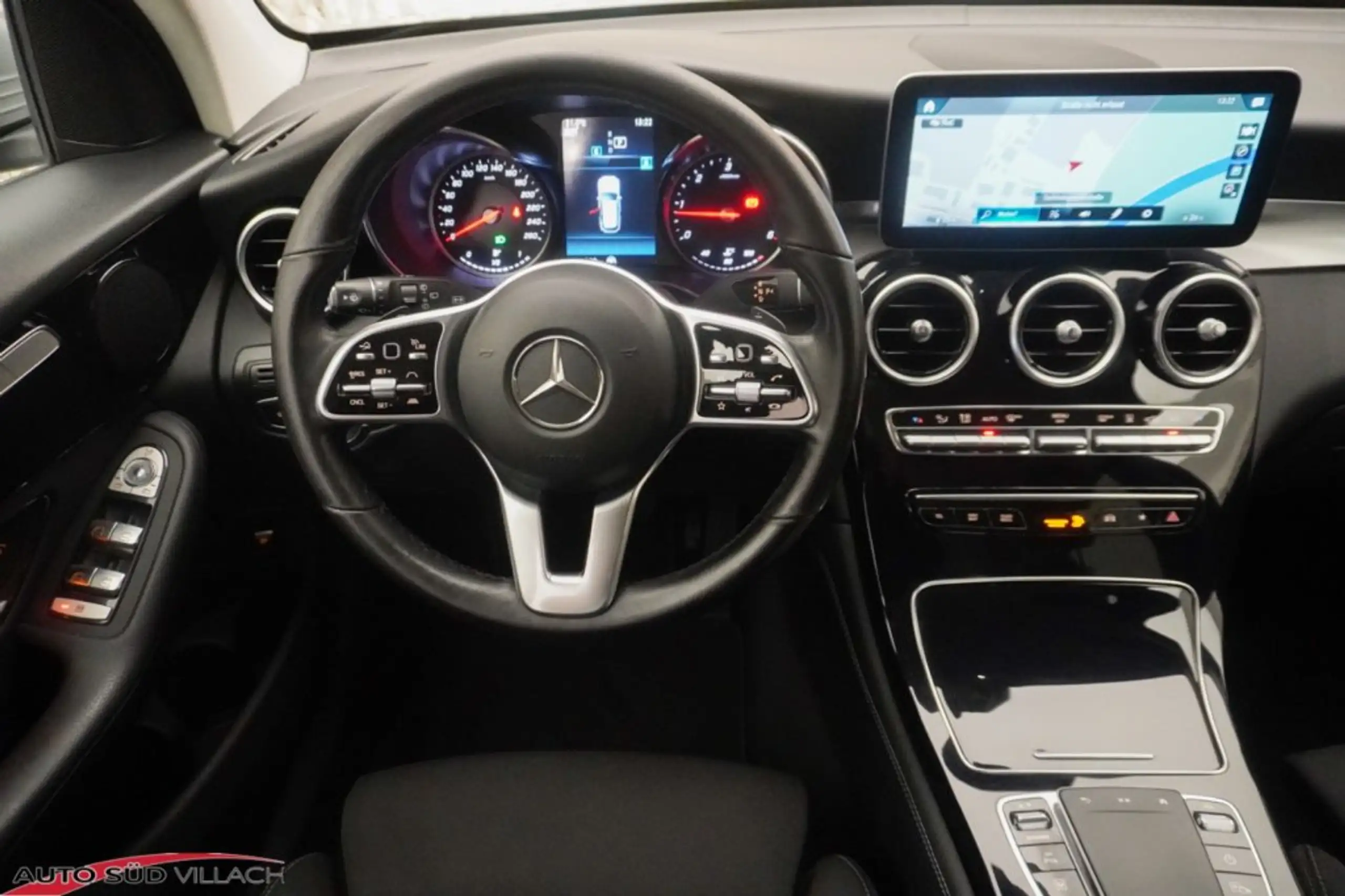 Mercedes-Benz - GLC 220