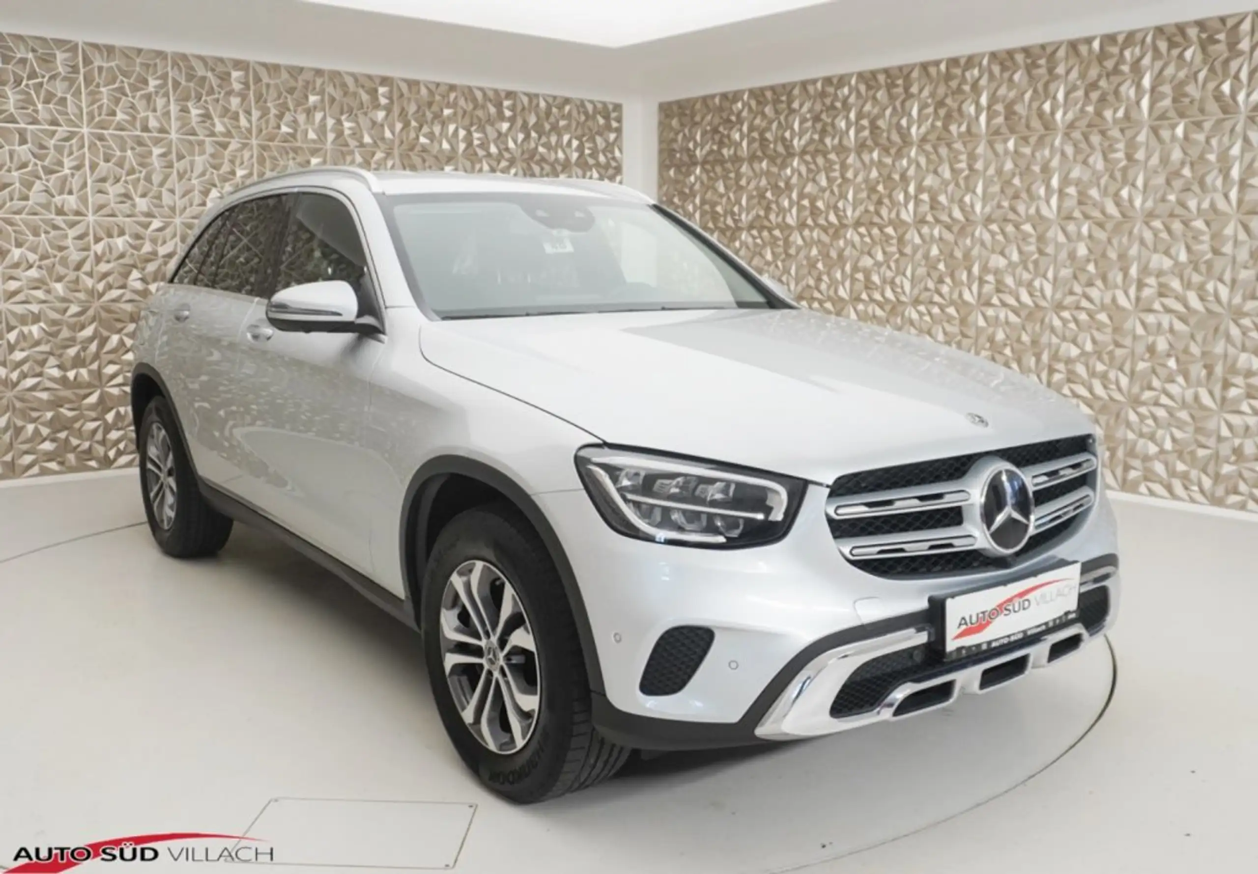 Mercedes-Benz - GLC 220