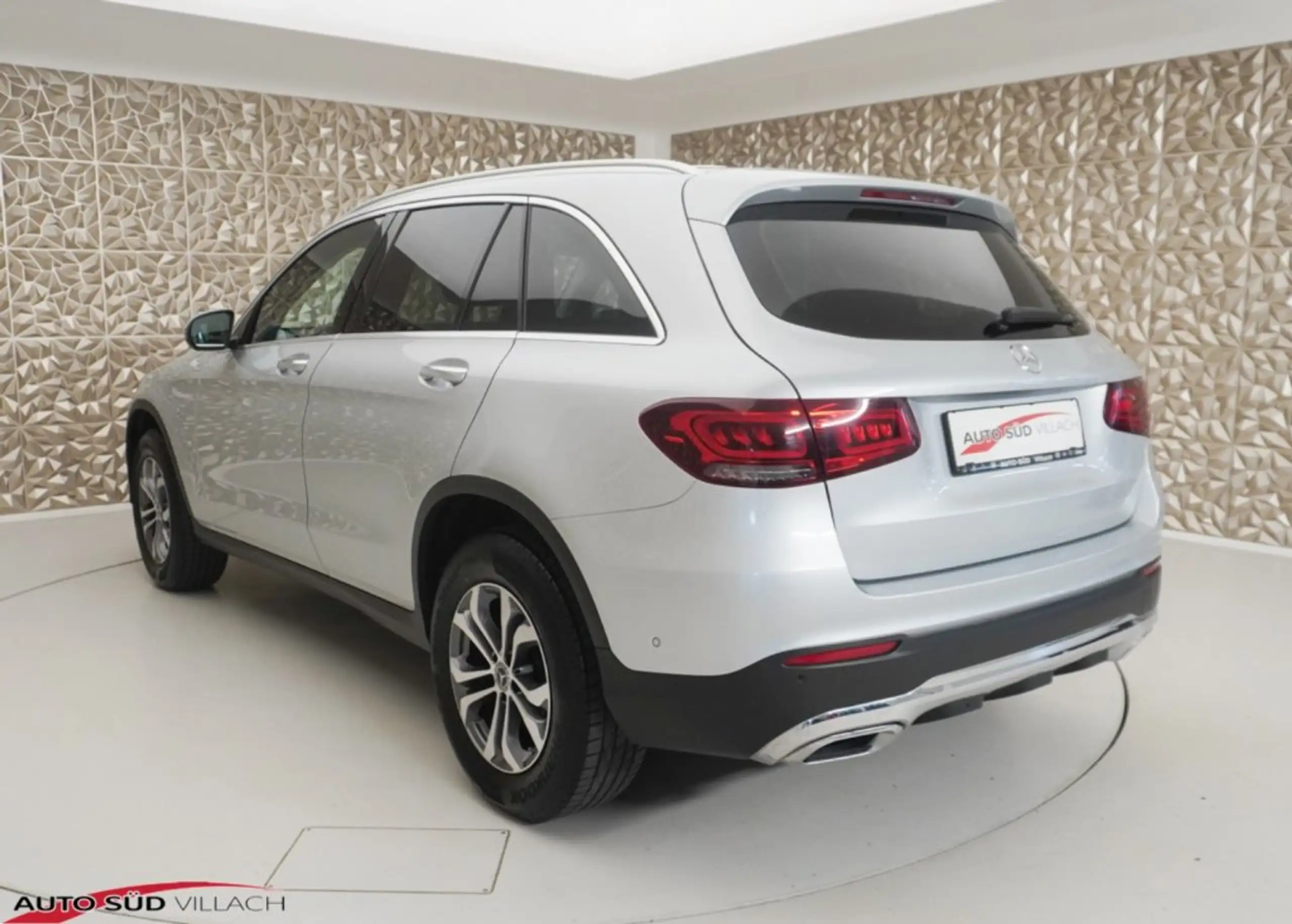 Mercedes-Benz - GLC 220